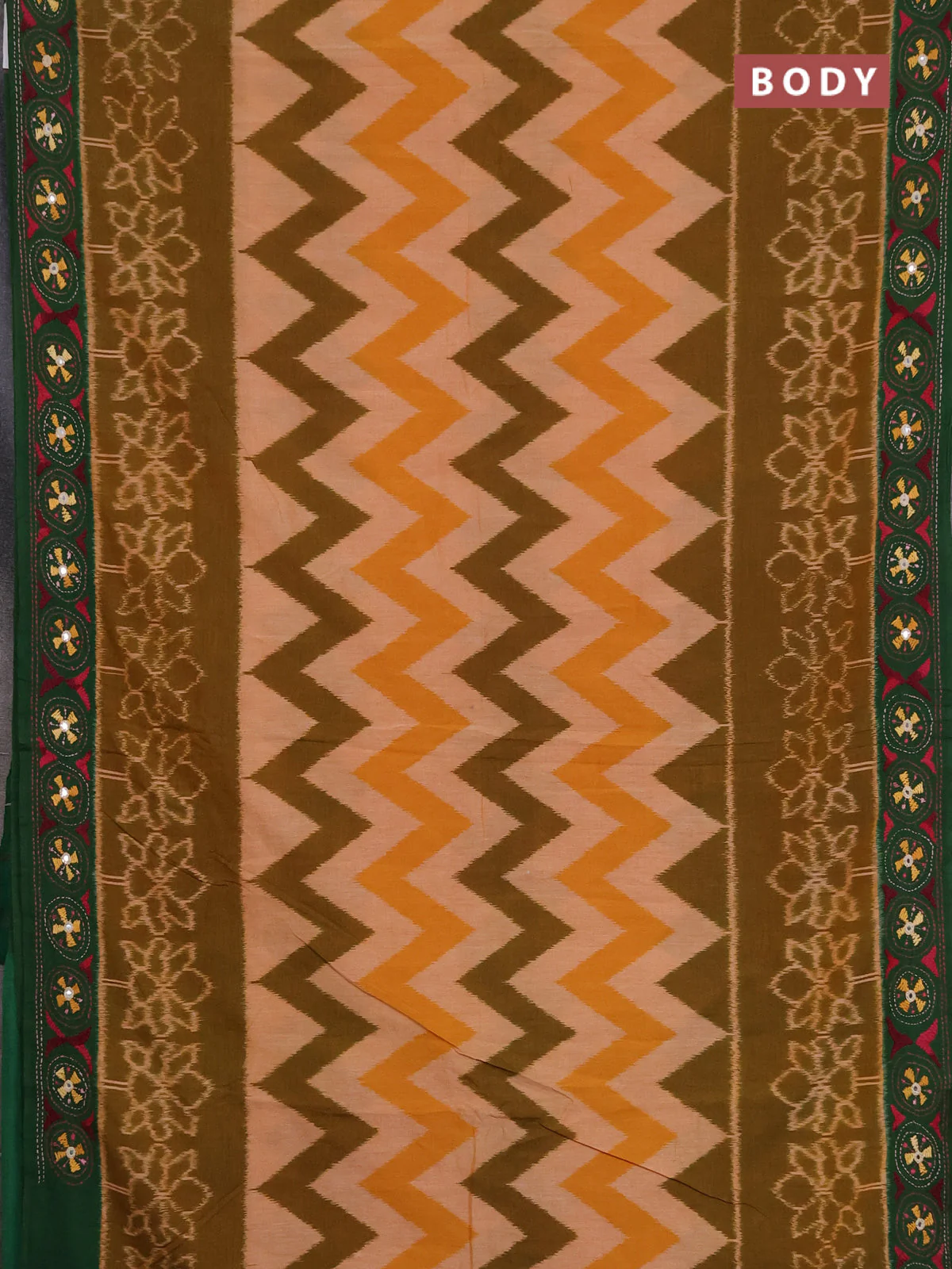 Ikat cotton saree peach shade and green with allover zigzag ikat weaves and ikat woven & kantha stitch work pallu - Image 2