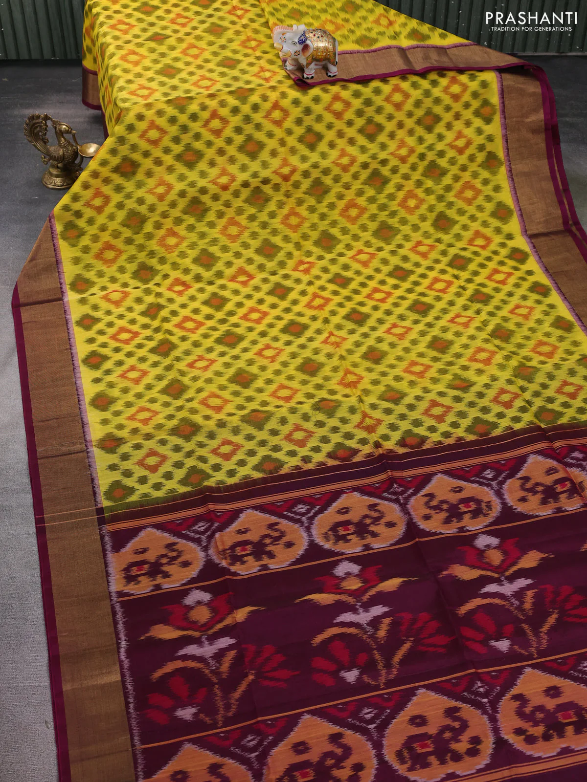 Ikat silk cotton saree yellow and dark magenta pink with allover ikat weaves and zari woven border - Image 2