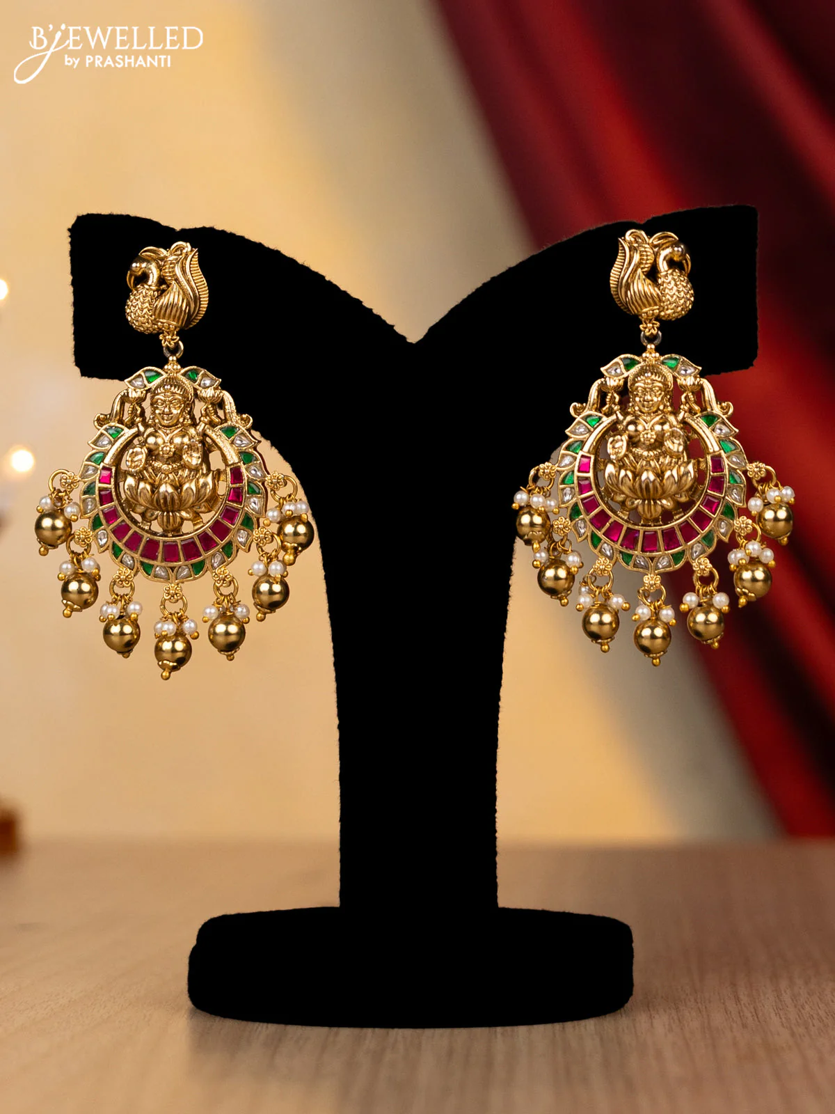 Jadau Choker lakshmi design with jadau kundan stones with natural beads hanging - Image 2