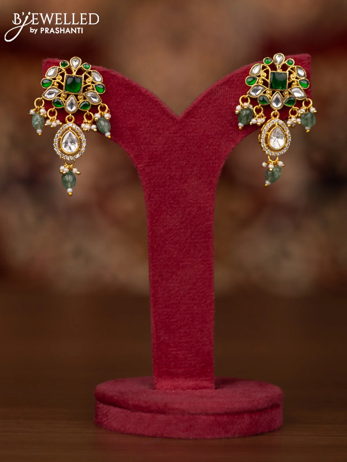 Jadau necklace with green jadau kundan stones and pearl & mint green beads hangings - Image 2
