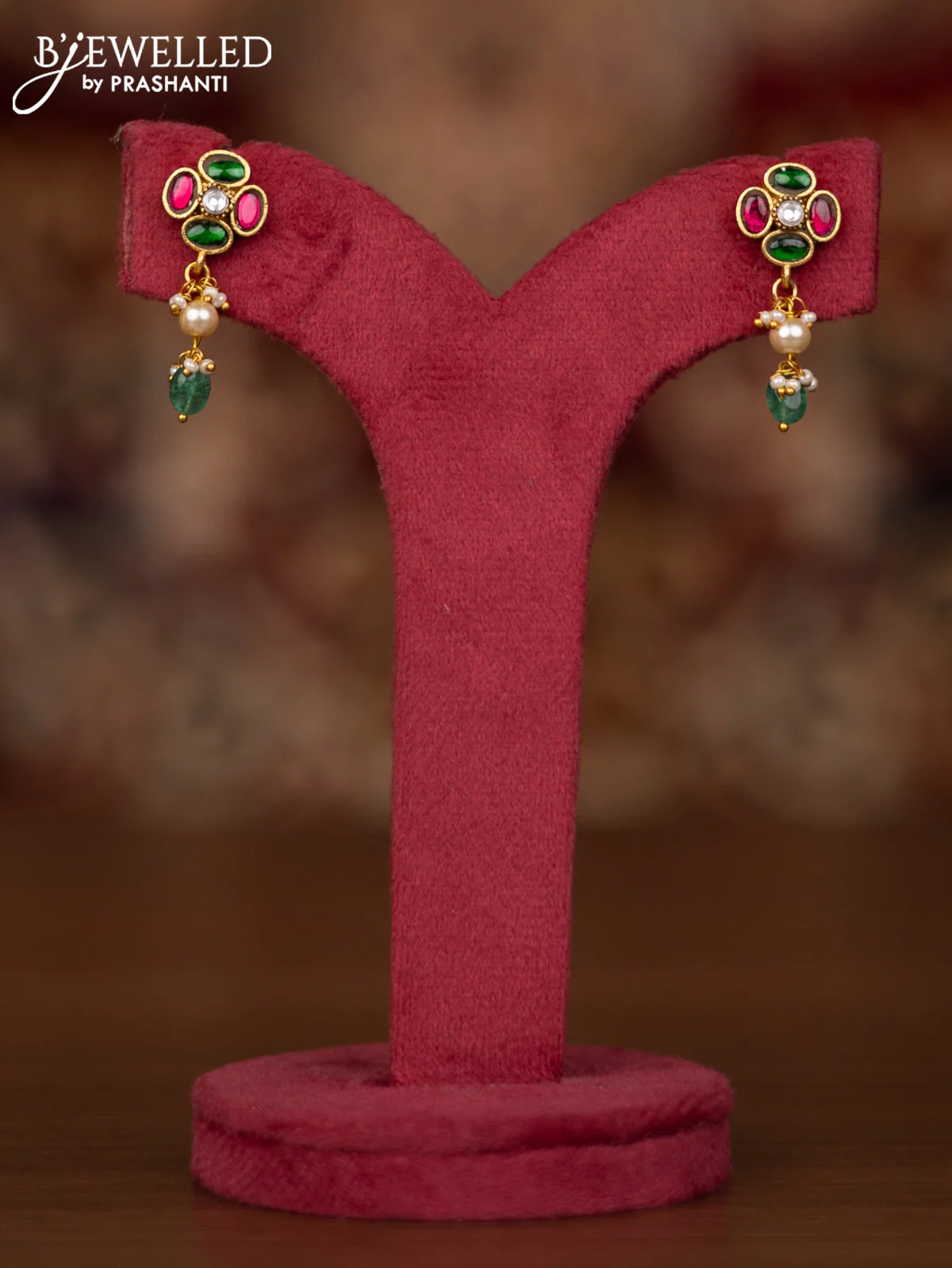 Jadau necklace with jadau kundan stones and pearl & beads hangings - Image 2