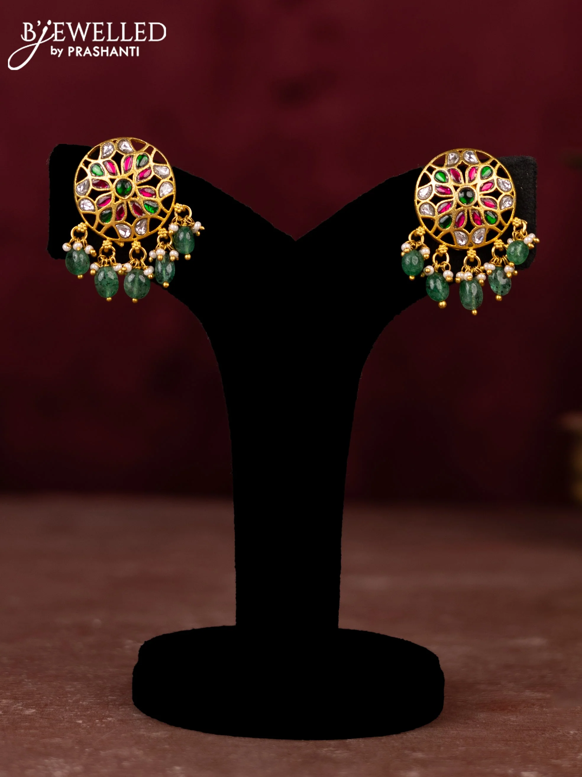 Jadau necklace with jadau kundan stones and pearl & green beads hangings - Image 2