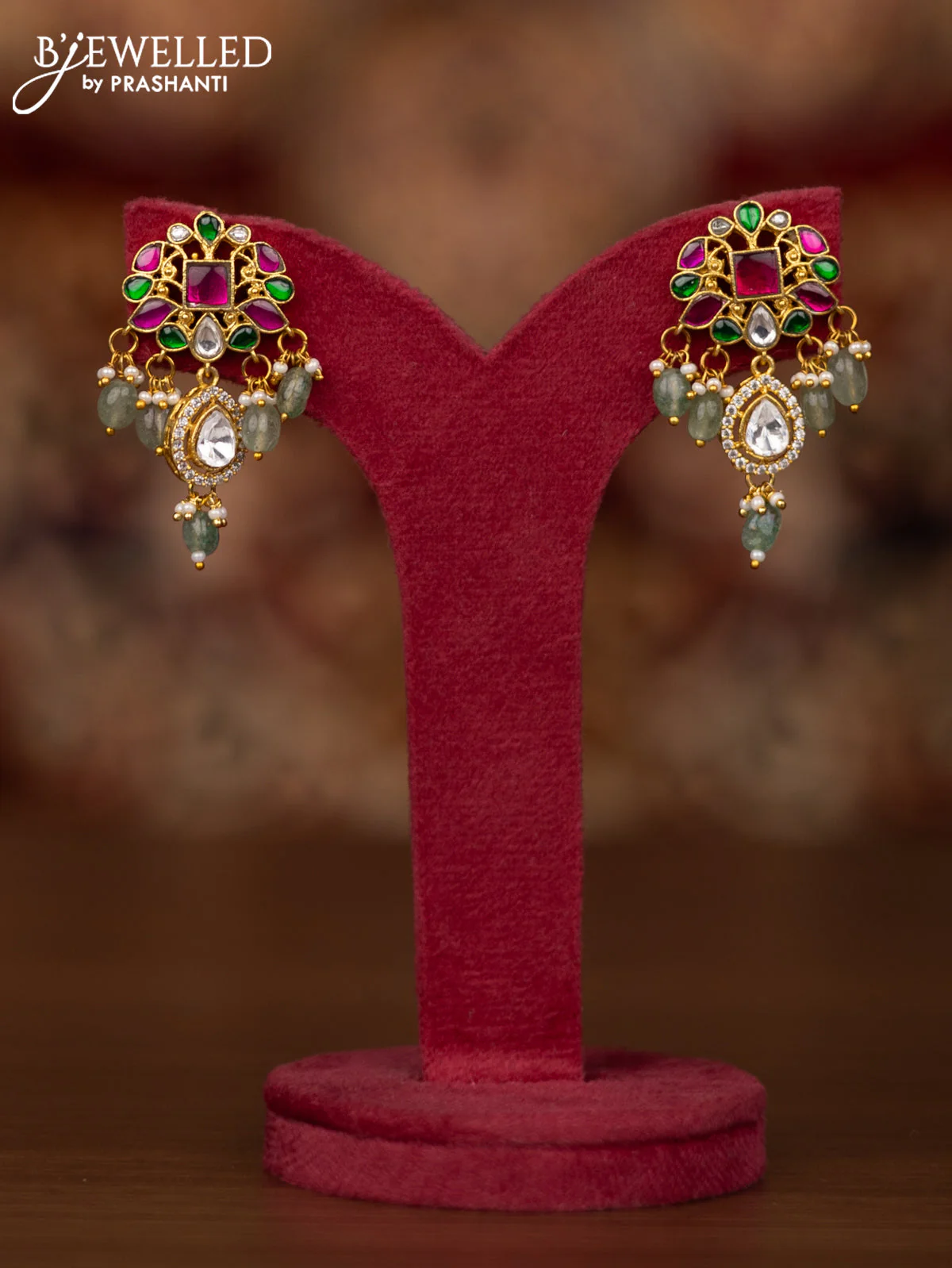 Jadau necklace with jadau kundan stones and pearl & mint green beads hangings - Image 2