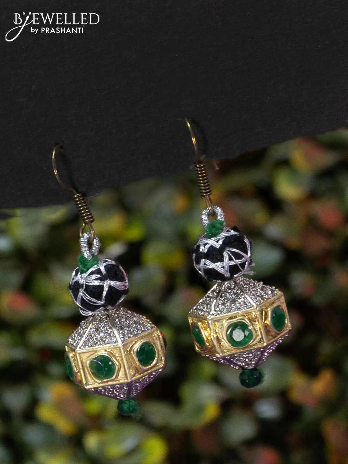 Jaipur beaded necklace with emerald and cz stones - Image 2