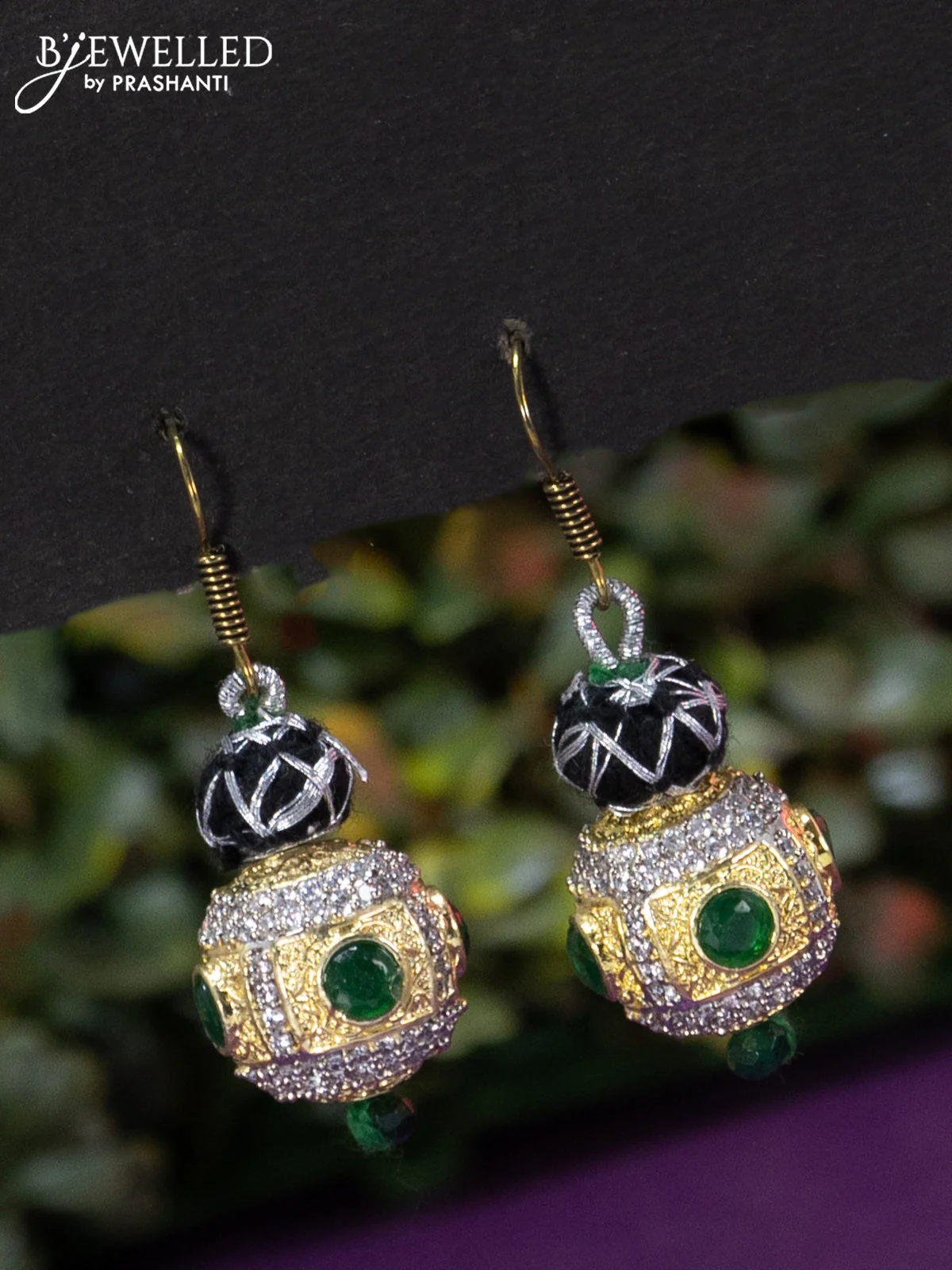 Jaipur beaded necklace with emerald and cz stones - Image 2