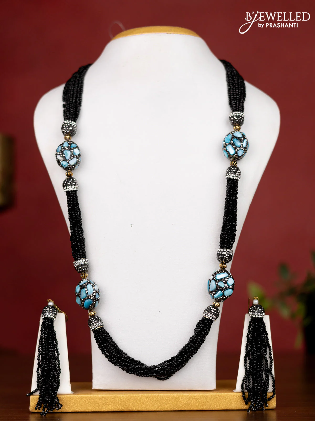 Jaipur crystal beaded black necklace with stone pendant