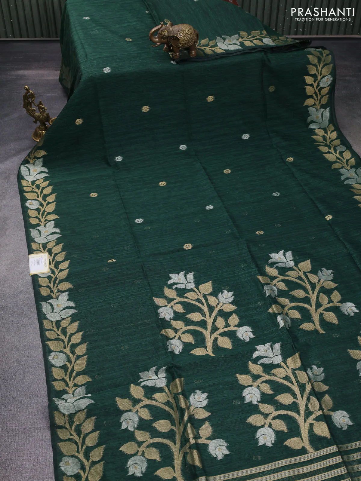 Jute linen saree green with zari woven buttas and floral zari woven border - Image 2