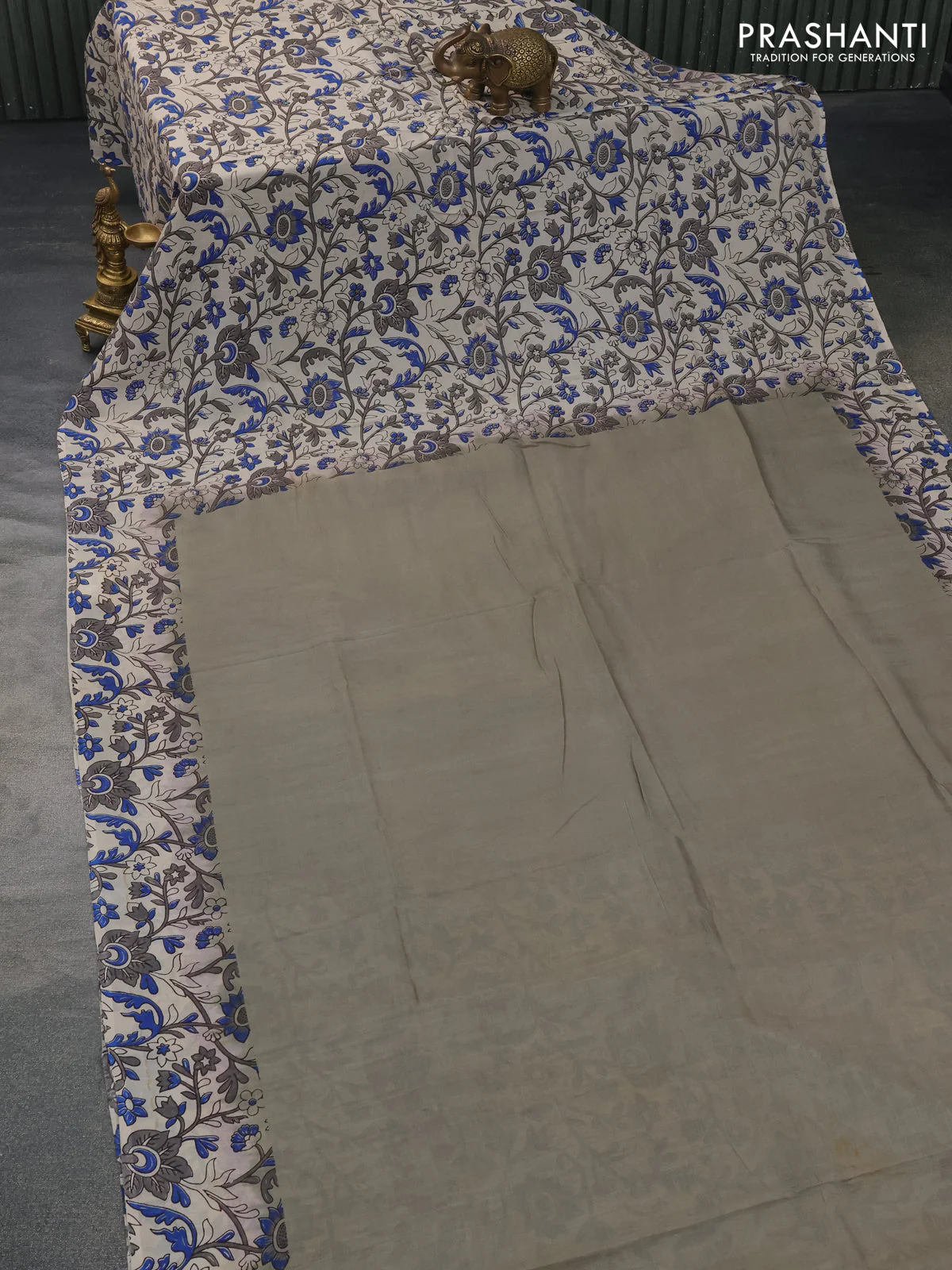 Kalamkari semi silk partly saree grey and cream with plain body and printed border - Image 3