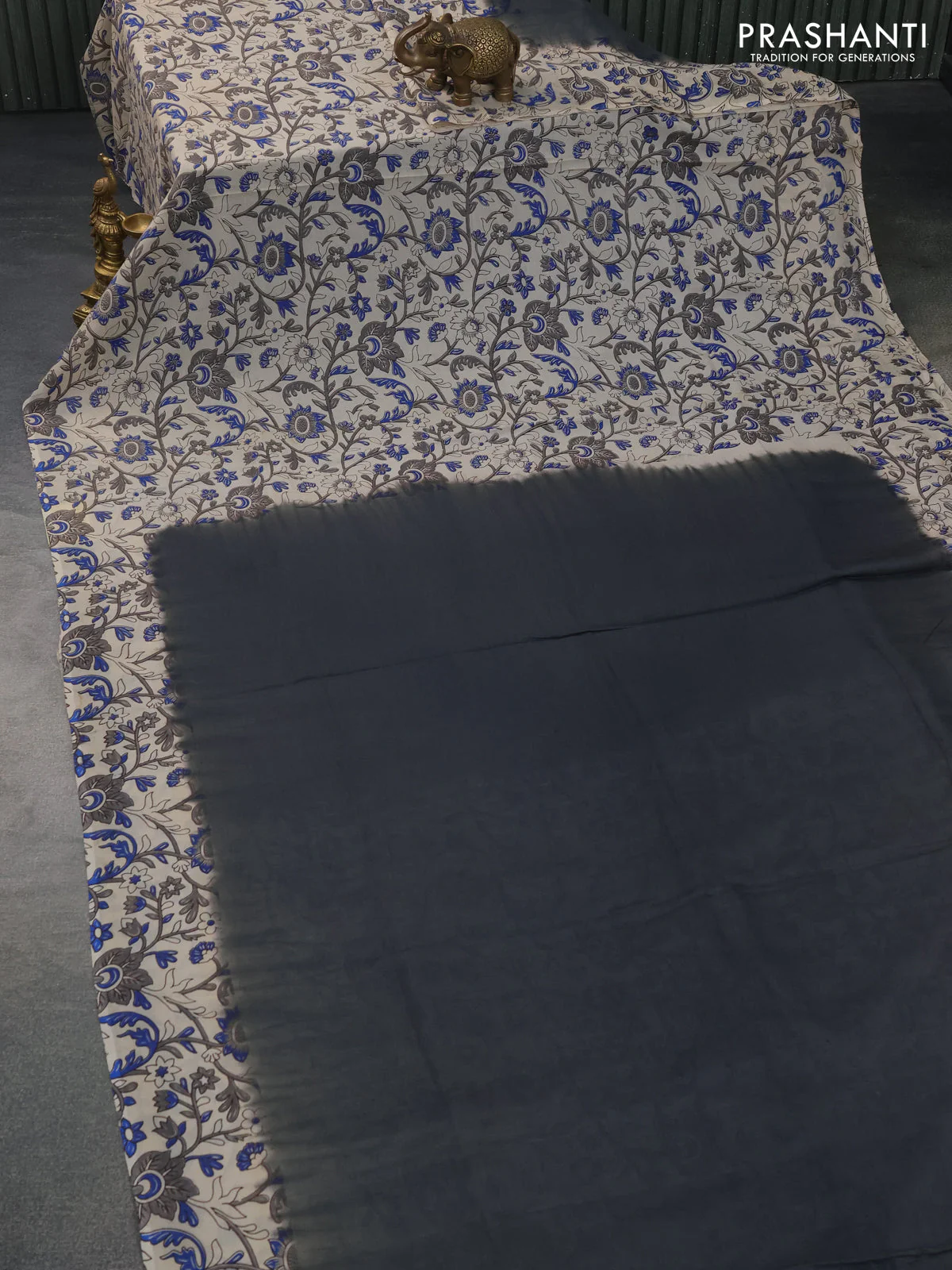 Kalamkari semi silk partly saree grey and cream with plain body and printed border - Image 3