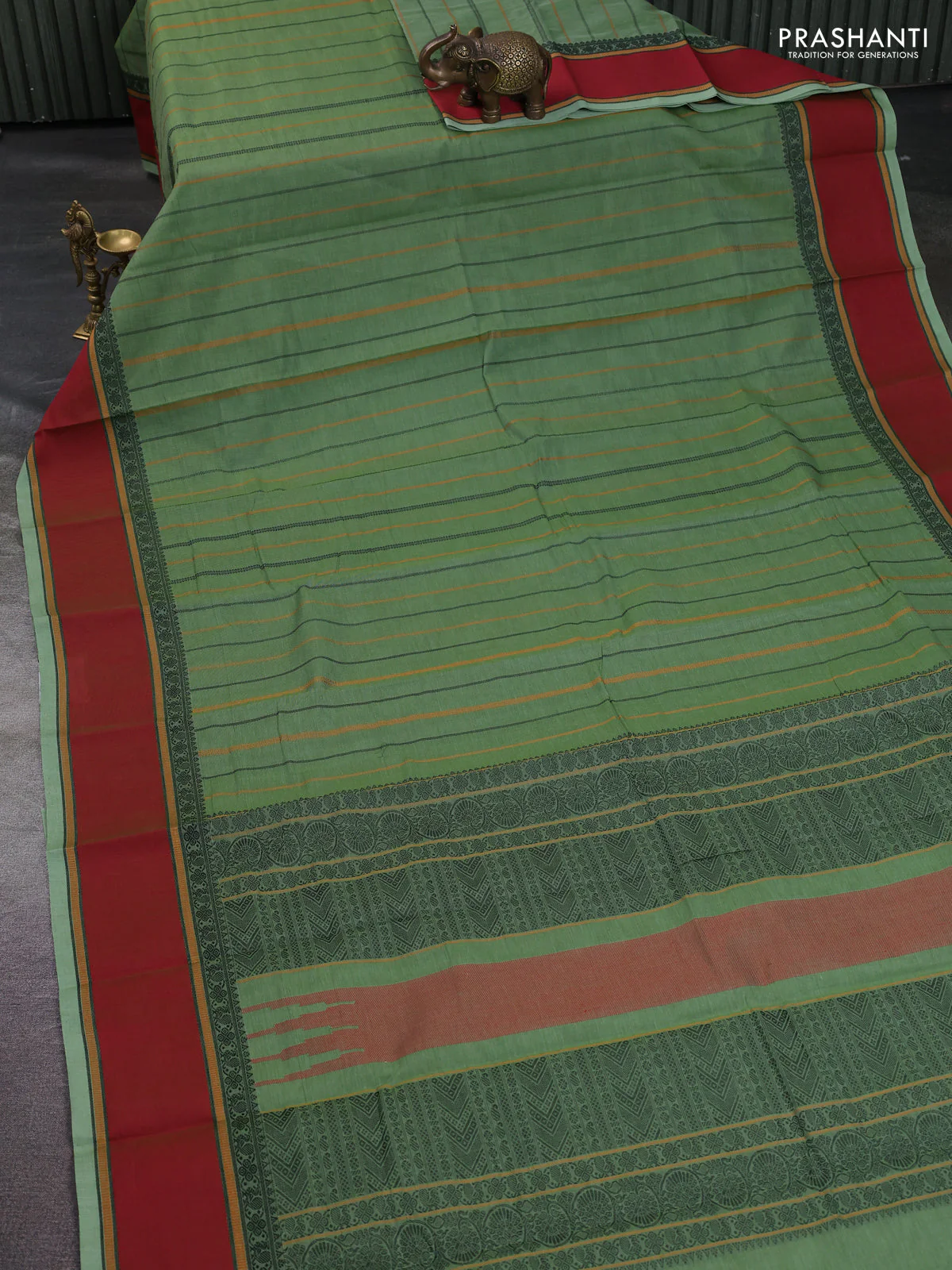 Kanchi cotton saree green shade and maroon with allover thread weaves and thread woven border - Image 2