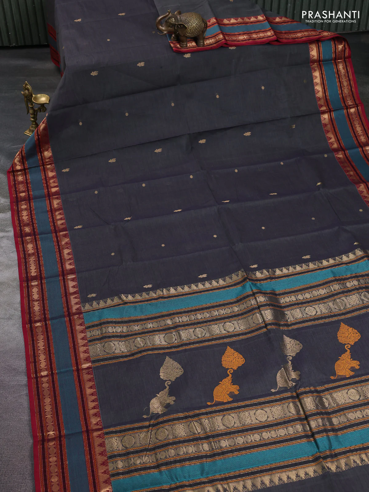 Kanchi cotton saree grey and maroon with zari woven buttas and temple design zari woven border - Image 2