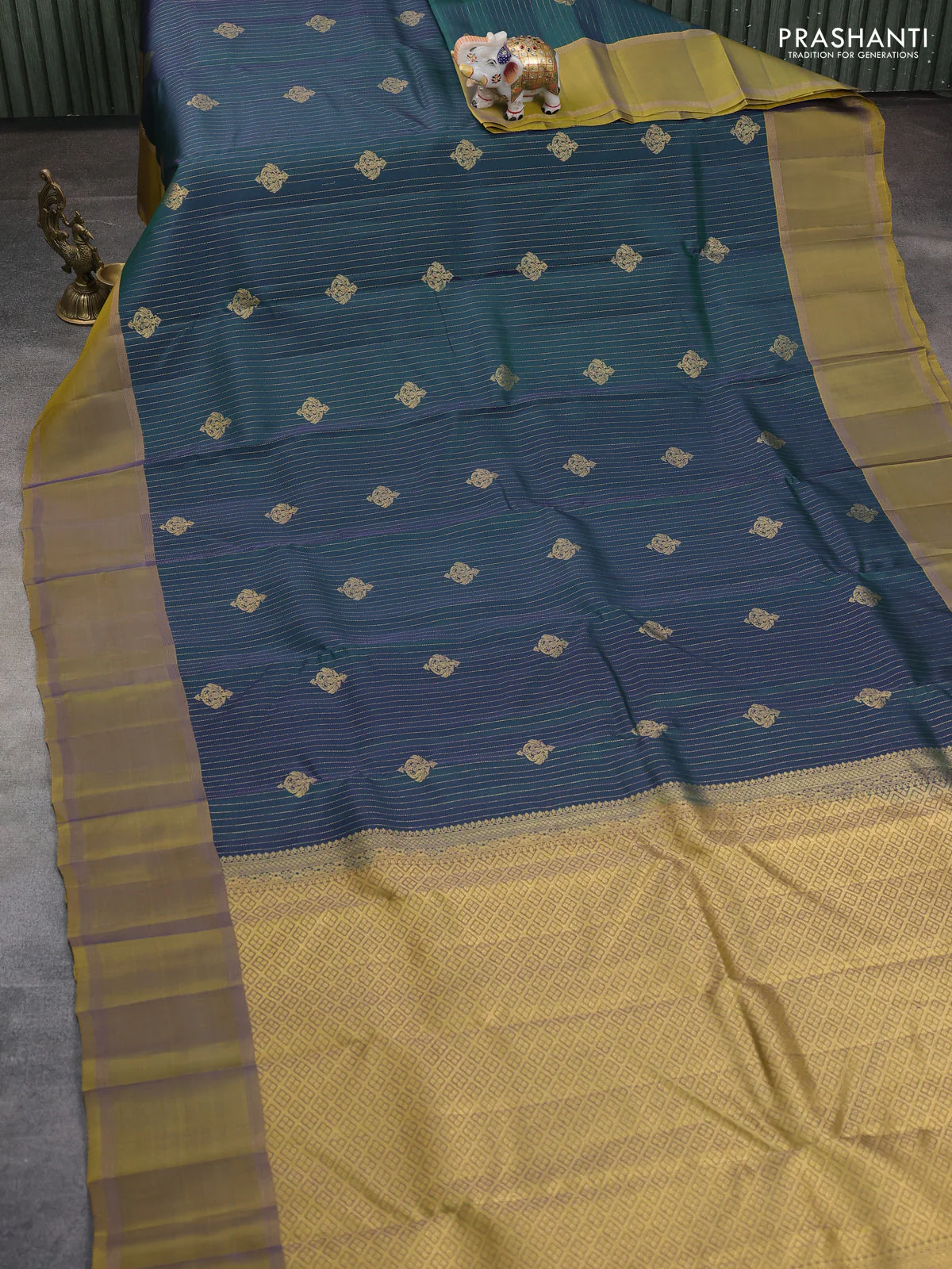 Kanchipuram silk saree bottle green and mehendi green with allover zari strips pattern & buttas and rettapet zari woven border - Image 2