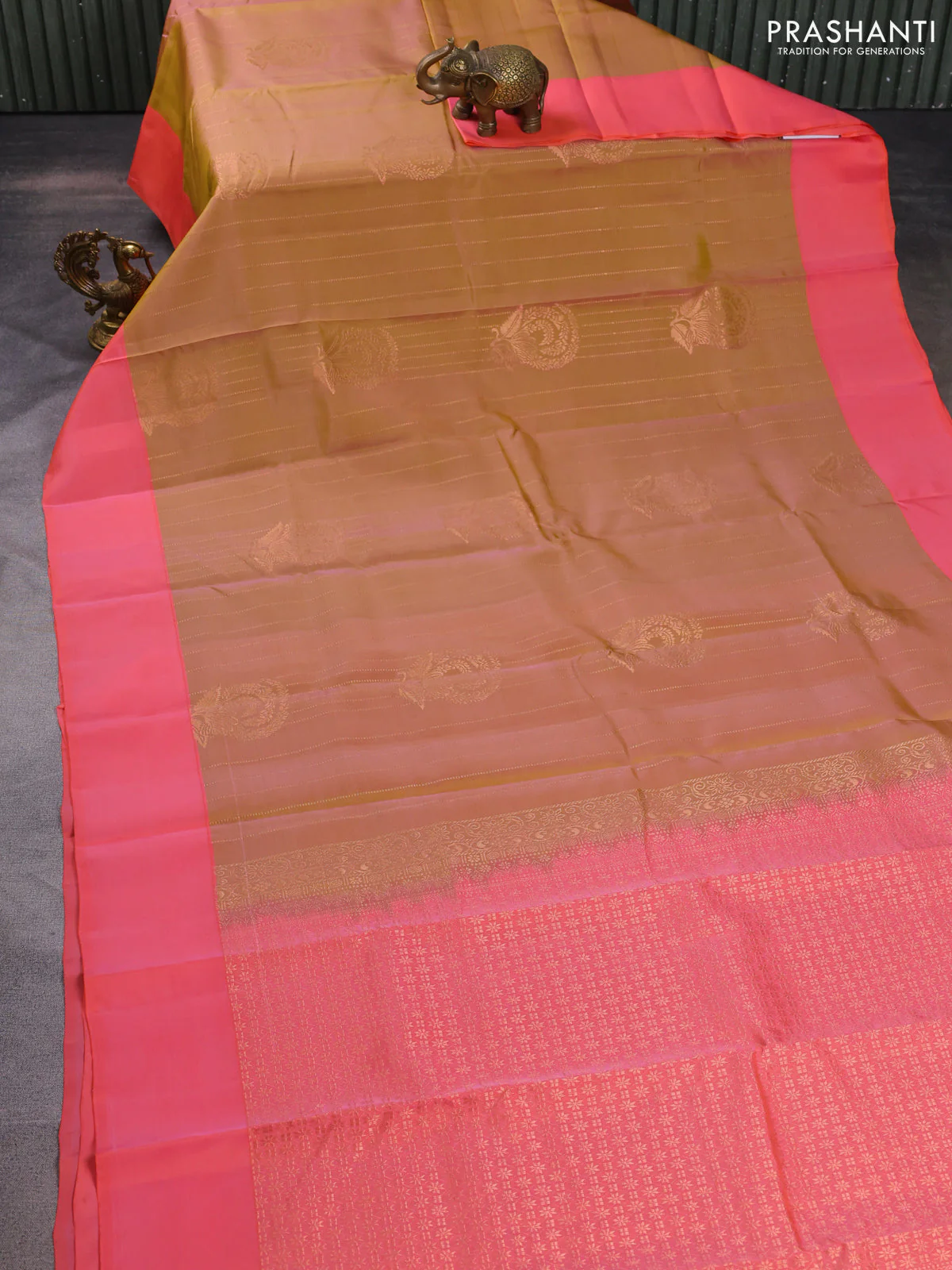 Kanchipuram silk saree dual shade of dark mustard and peach pink with allover copper zari weaves and simple border - Image 2