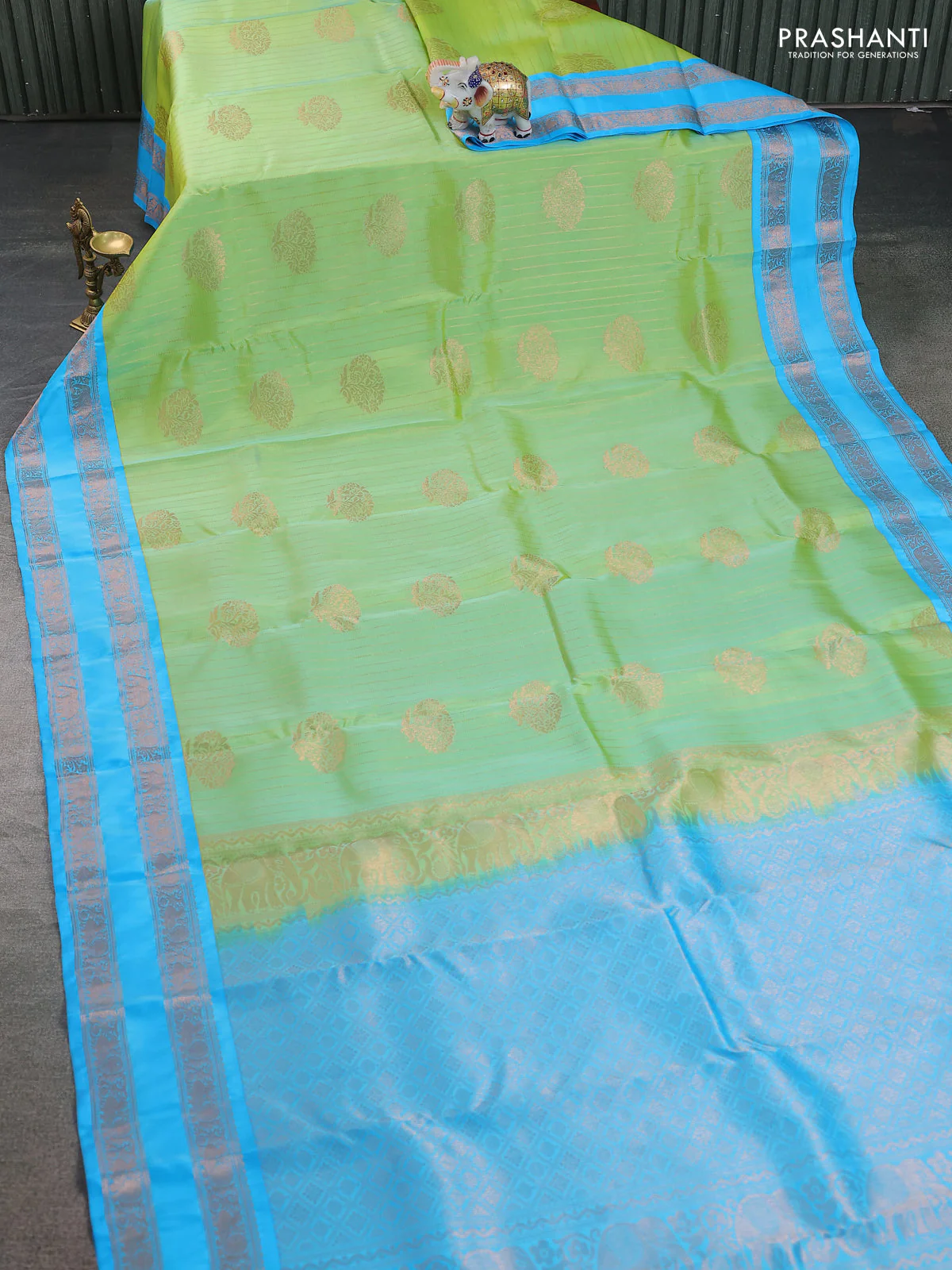 Kanchipuram silk saree dual shade of light green and teal blue with allover zari weaves & zari woven buttas and rettapet zari woven border - Image 2