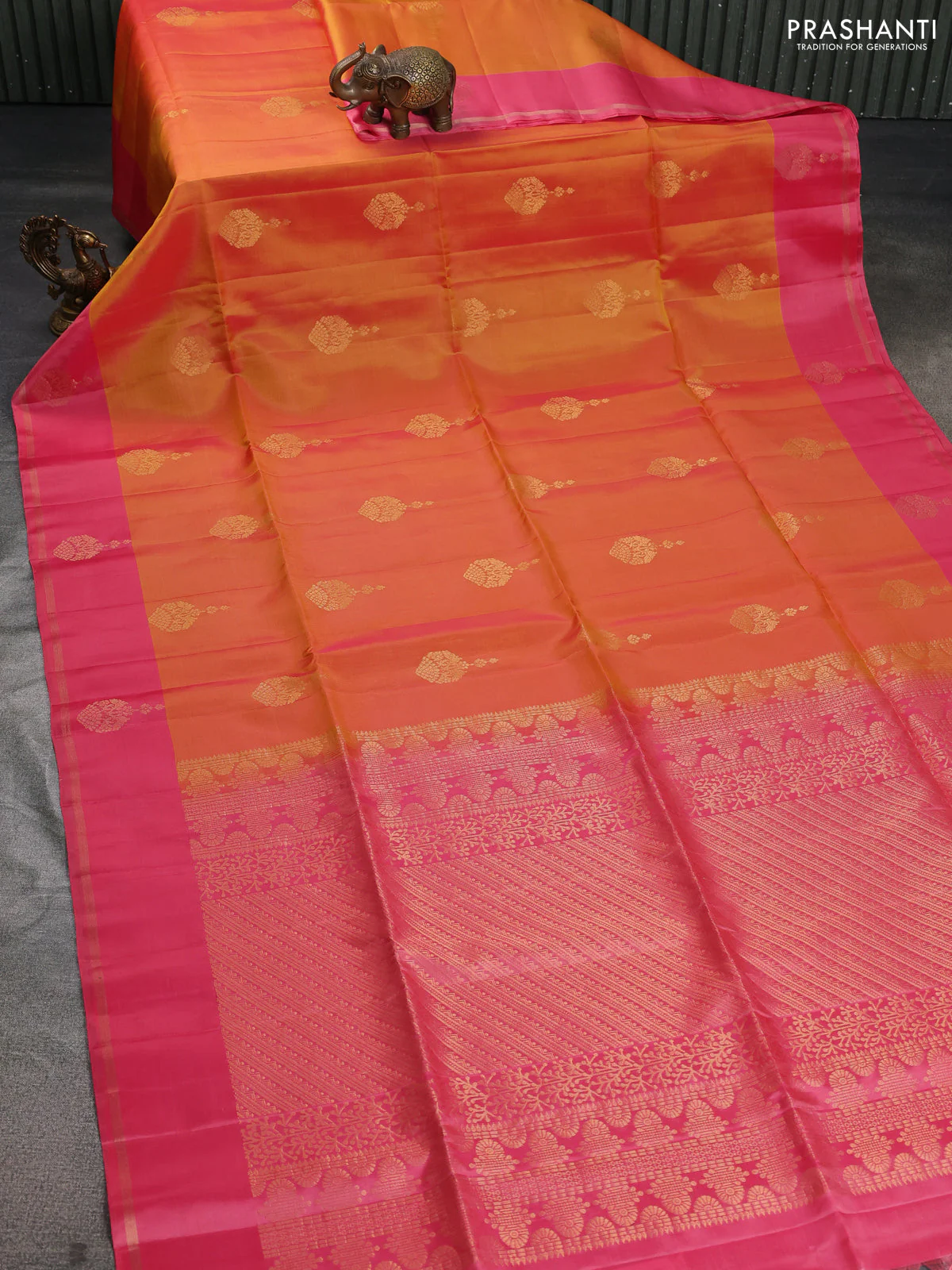 Kanchipuram silk saree dual shade of yellow and peach pink with zari woven buttas and zari woven border - Image 2