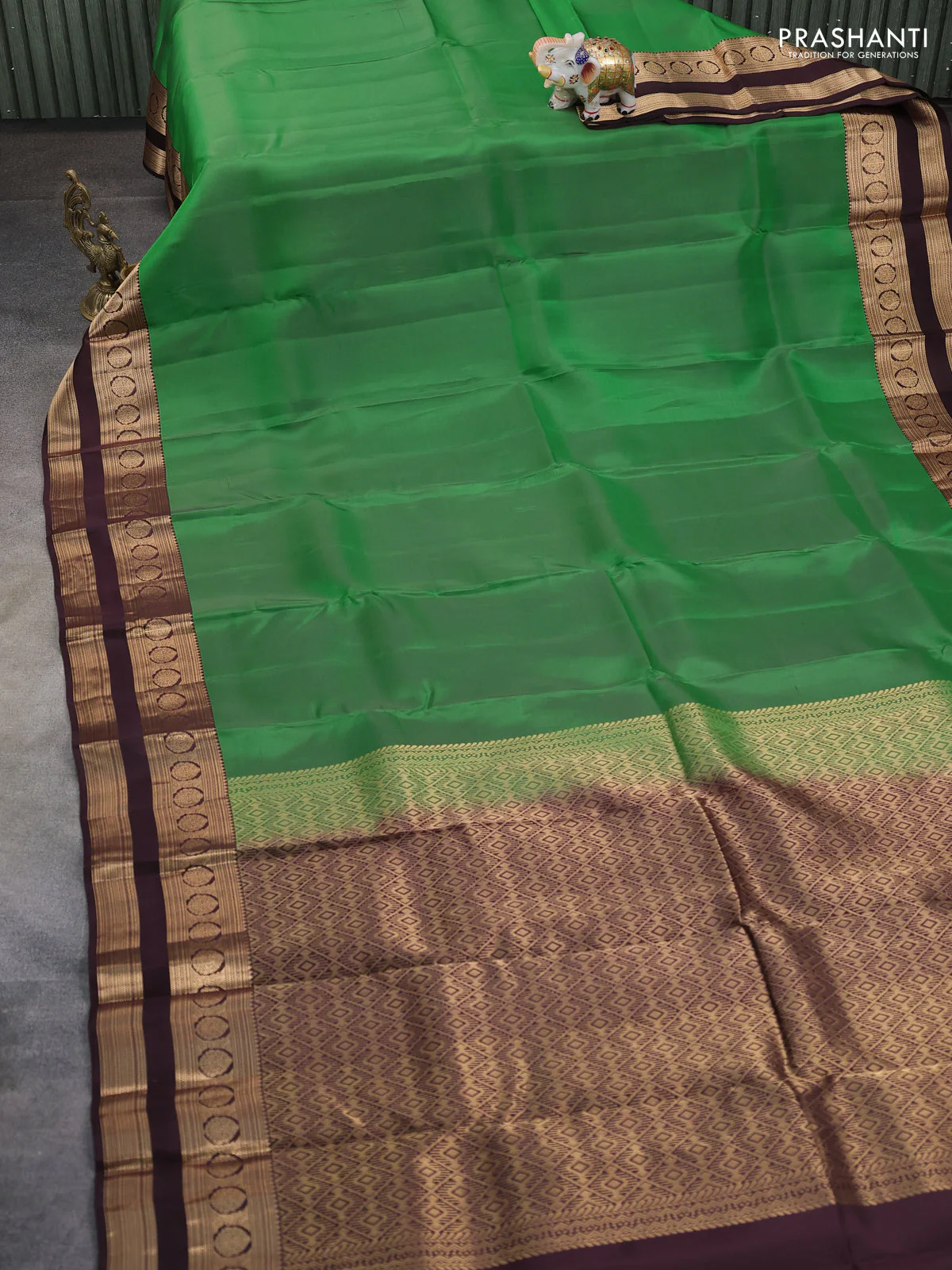 Kanchipuram silk saree green and coffee brown with plain body and rettapet zari woven border - Image 2