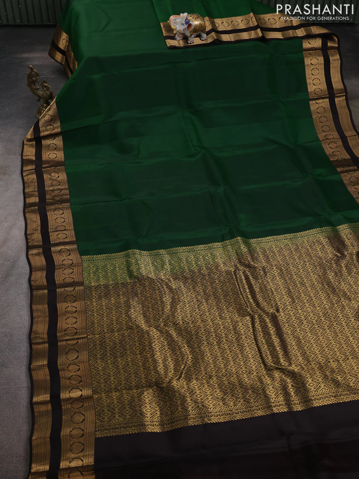 Kanchipuram silk saree green and coffee brown with plain body and rettapet zari woven border - Image 2