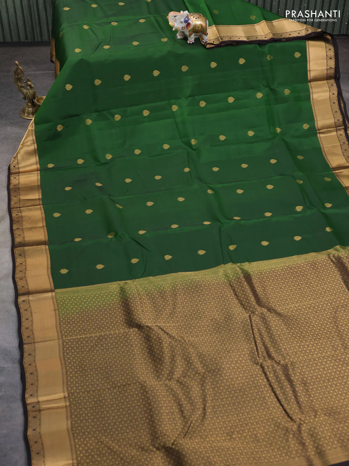 Kanchipuram silk saree green and coffee brown with zari woven buttas and zari woven border - Image 2