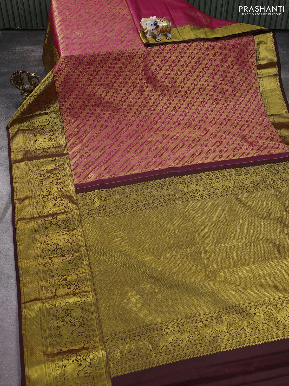 Kanchipuram silk saree pink and coffee brown with allover zari woven brocade weaves and long zari woven border - Image 2