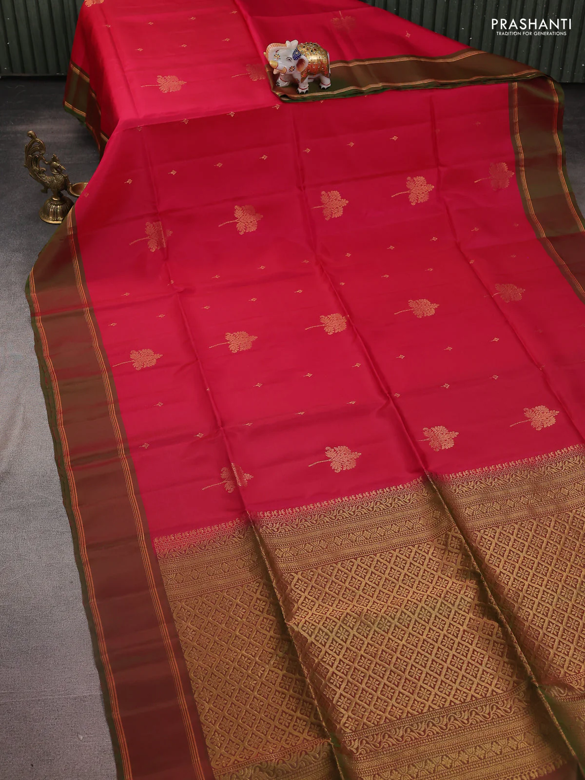 Kanchipuram silk saree pink and dual shade of green with zari woven buttas and rettapet zari woven border - Image 2