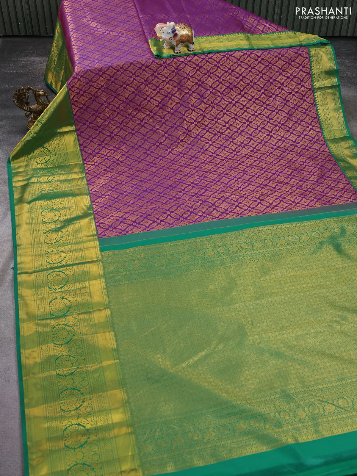 Kanchipuram silk saree purple and green with allover zari woven brocade weaves and zari woven border - Image 2