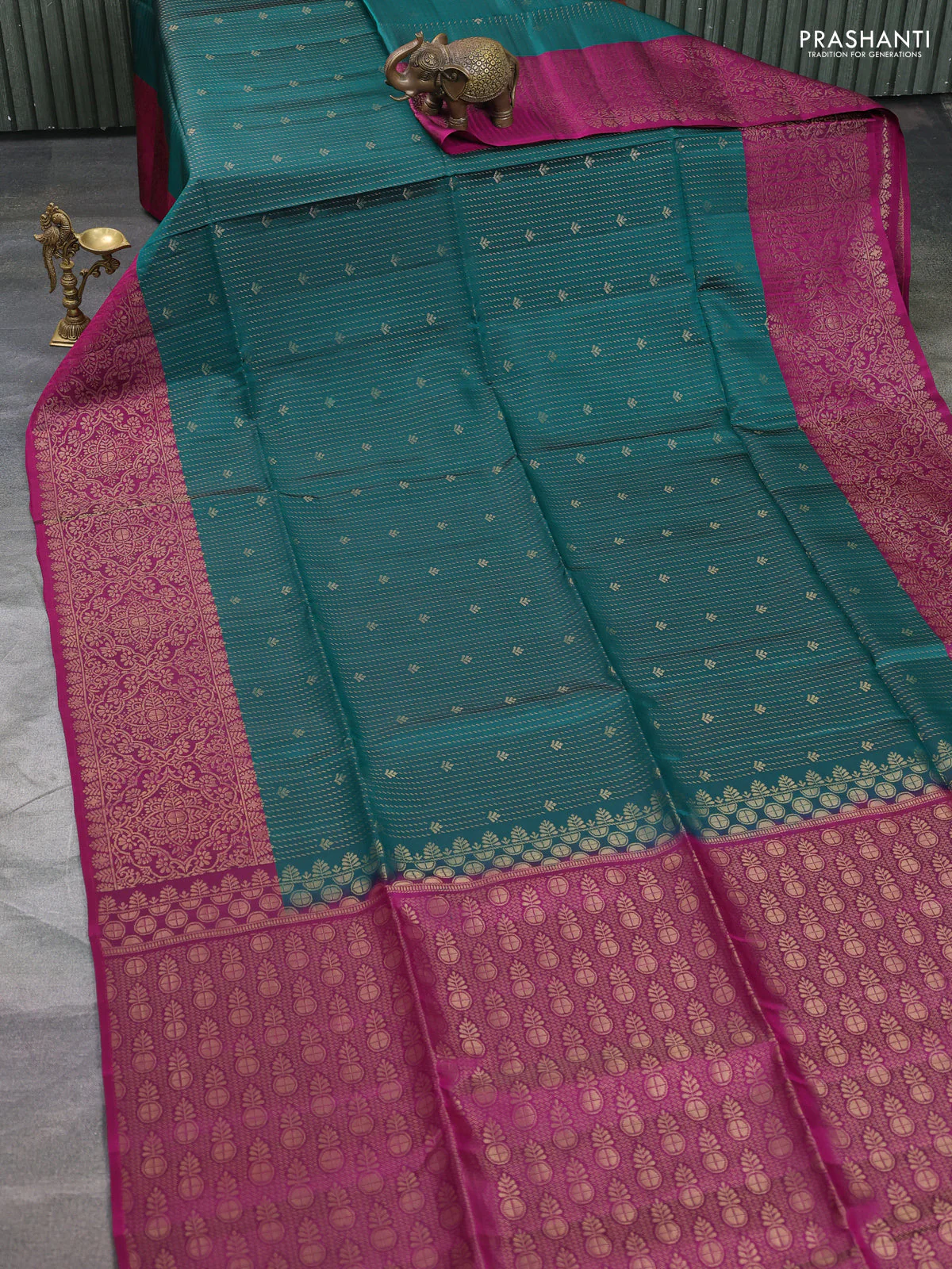 Kanchipuram soft silk saree bottle green and dark magenta pink with allover zari weaves & buttas and zari woven border - Image 2
