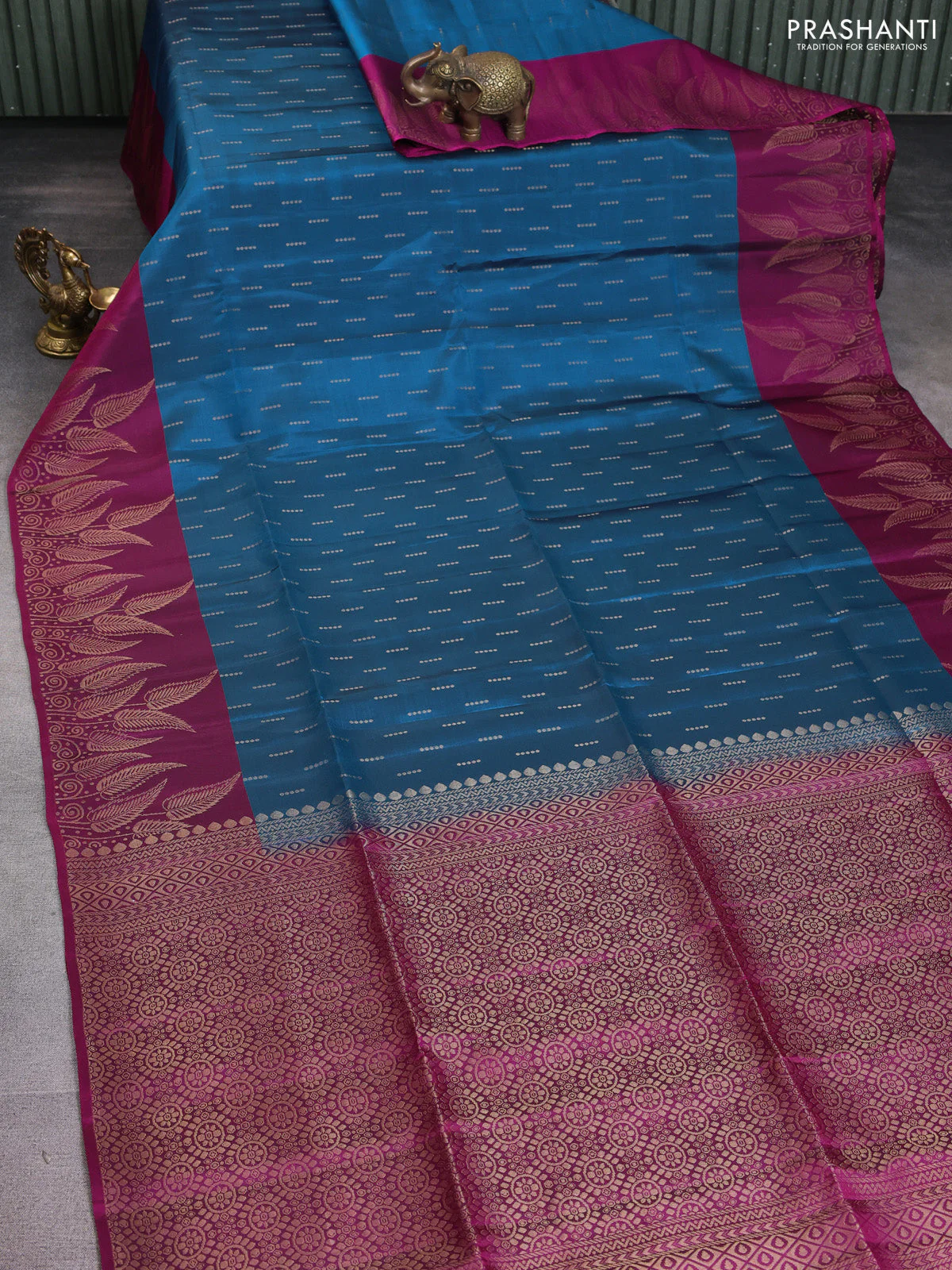 Kanchipuram soft silk saree cs blue and dark magenta pink with allover zari woven buttas and long zari woven leaf border - Image 2