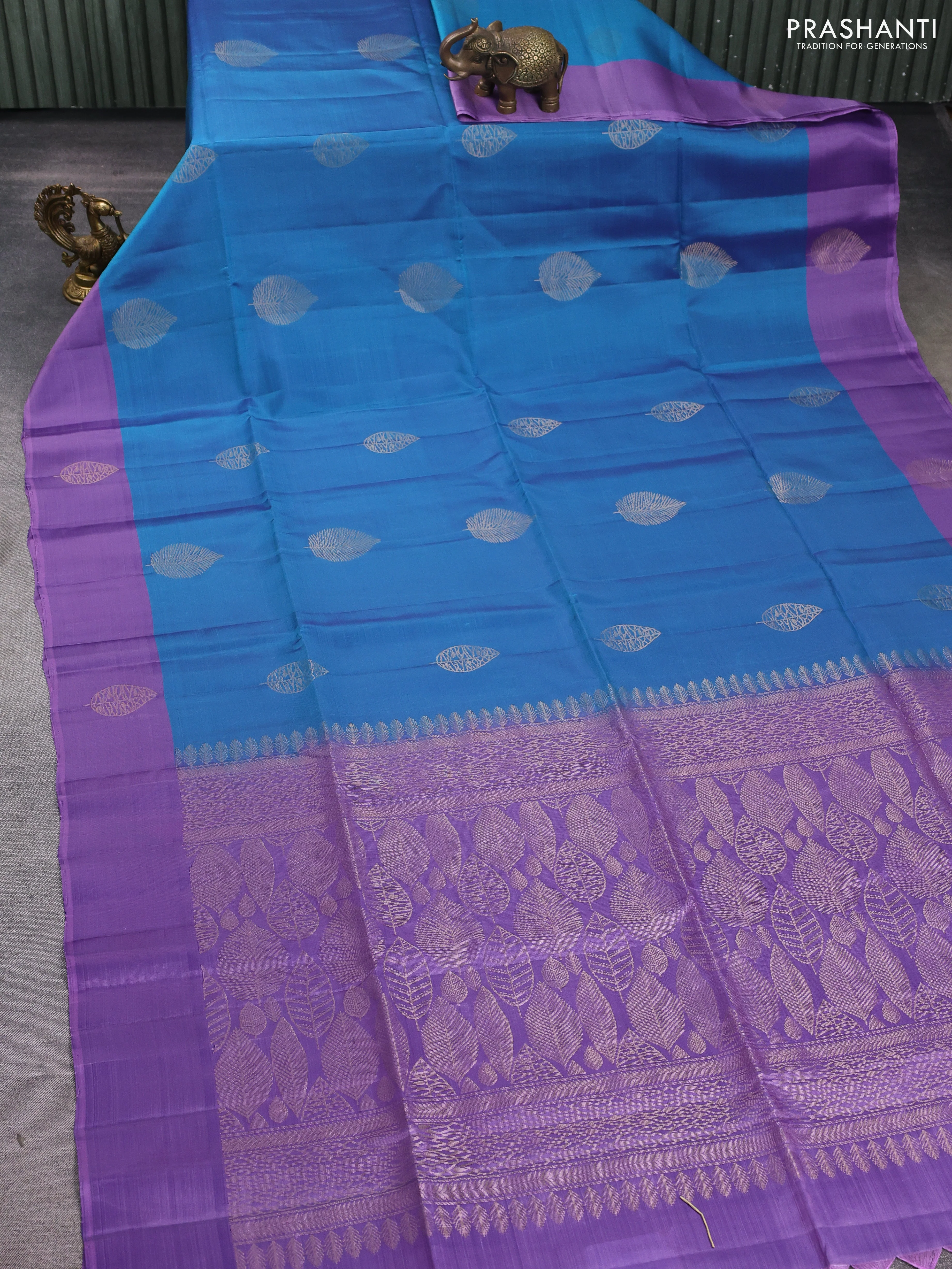 Kanchipuram soft silk saree dual shade of blue and lavender with zari woven buttas and zari woven butta border - Image 2