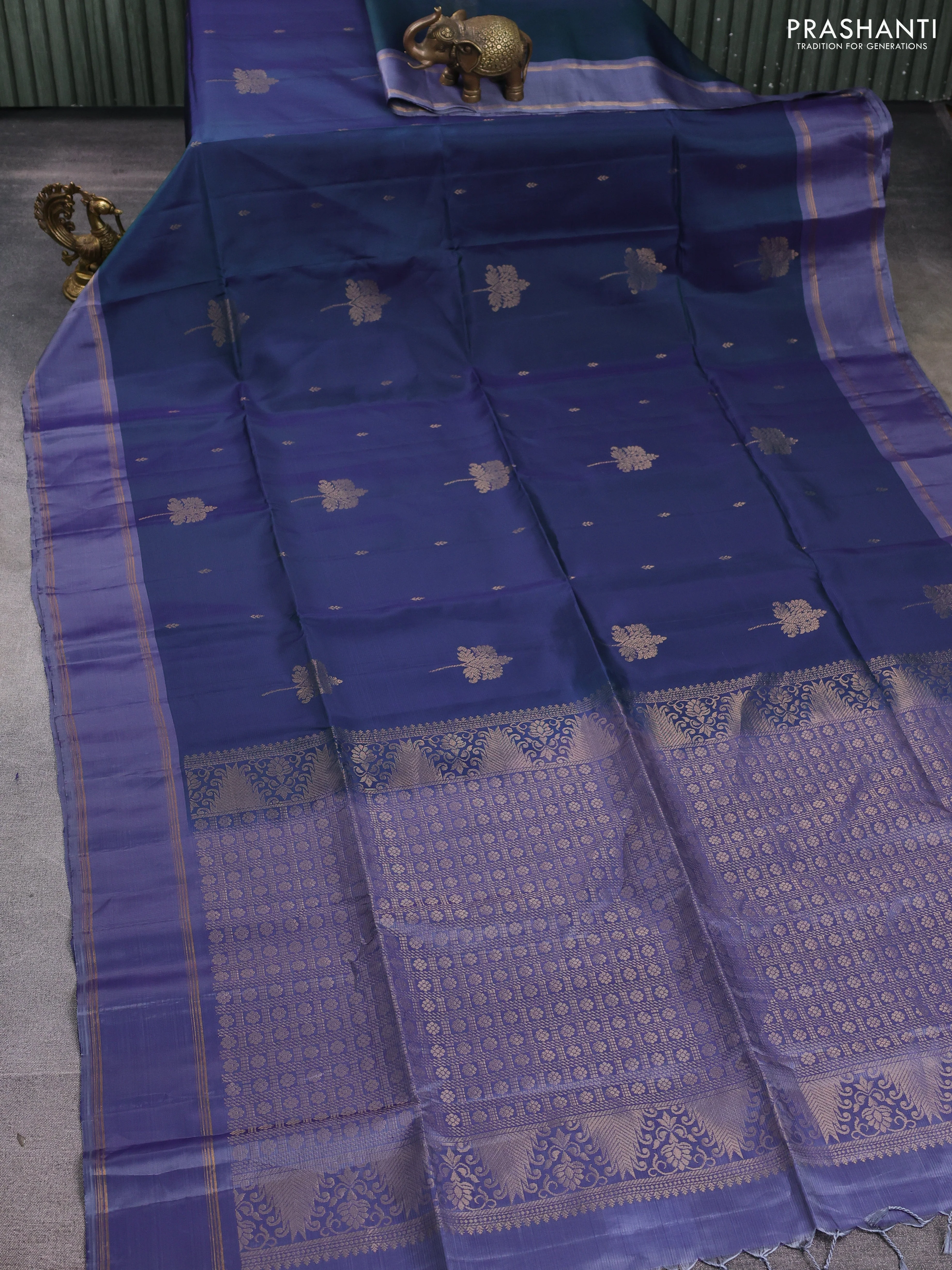 Kanchipuram soft silk saree dual shade of bluish green and bluish grey with allover zari woven buttas and rettapet zari woven border - Image 2