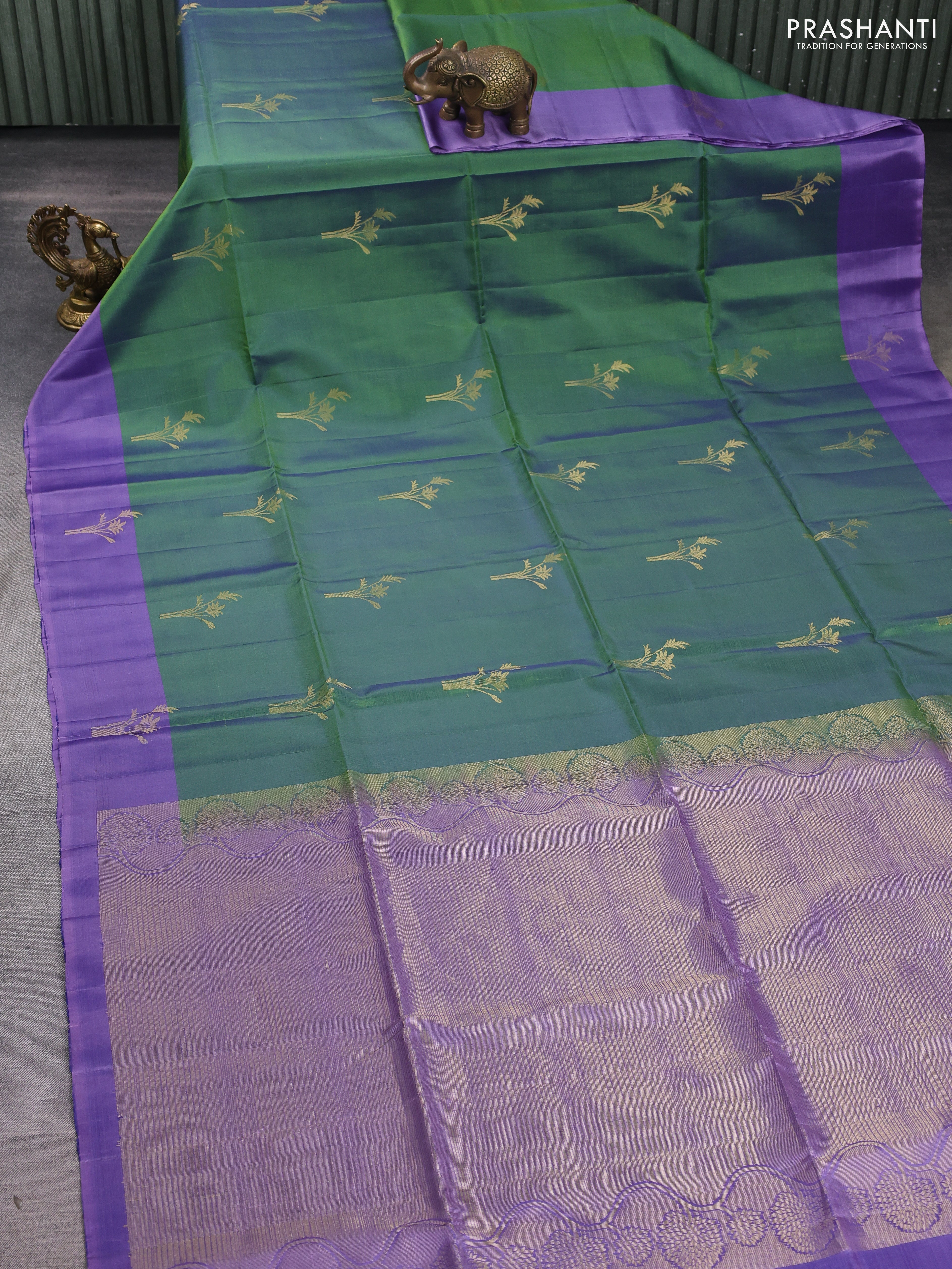 Kanchipuram soft silk saree dual shade of green and lavender with zari woven buttas and rettapet zari woven border - Image 2