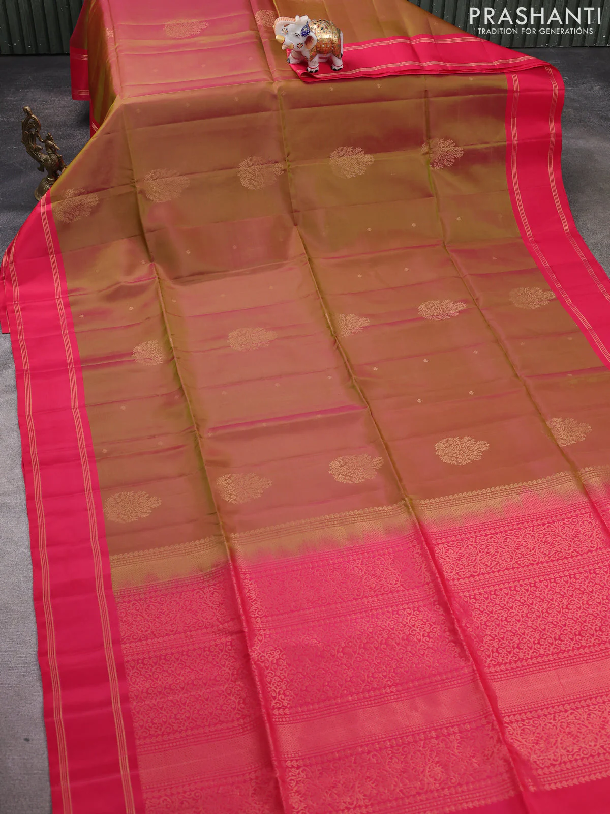 Kanchipuram soft silk saree dual shade of greenish pink and pink with zari woven buttas and rettapet zari woven border - Image 2