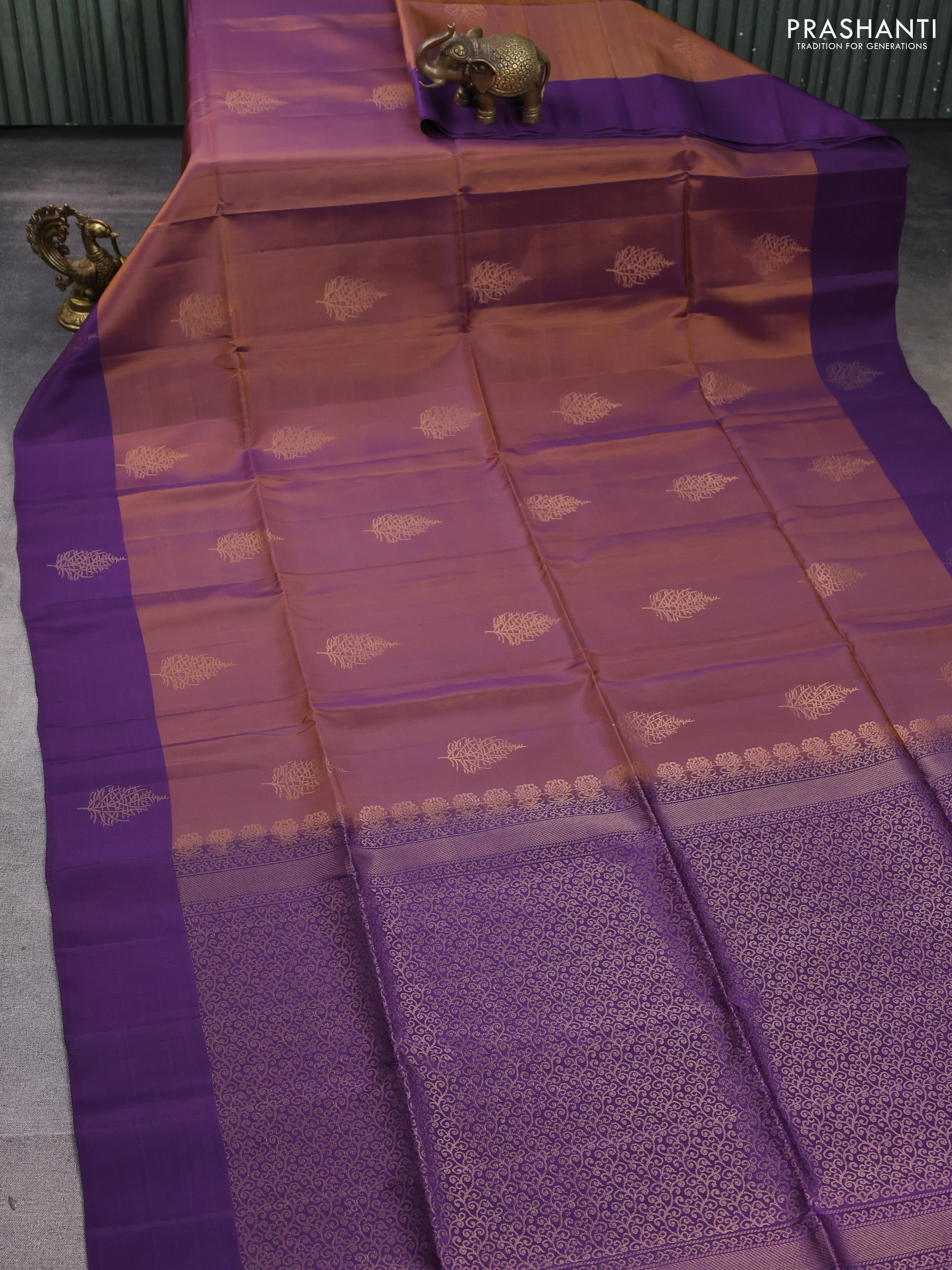 Kanchipuram soft silk saree dual shade of purple and purple with zari woven buttas and zari woven border - Image 2