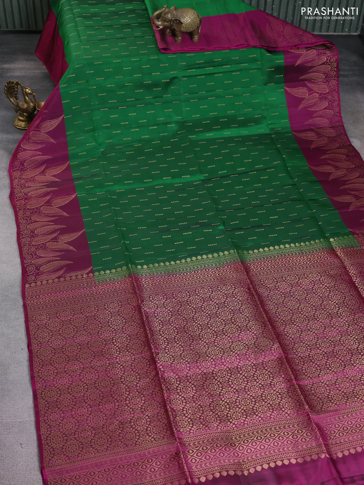 Kanchipuram soft silk saree green and dark magenta pink with allover zari woven buttas and long zari woven leaf border - Image 2