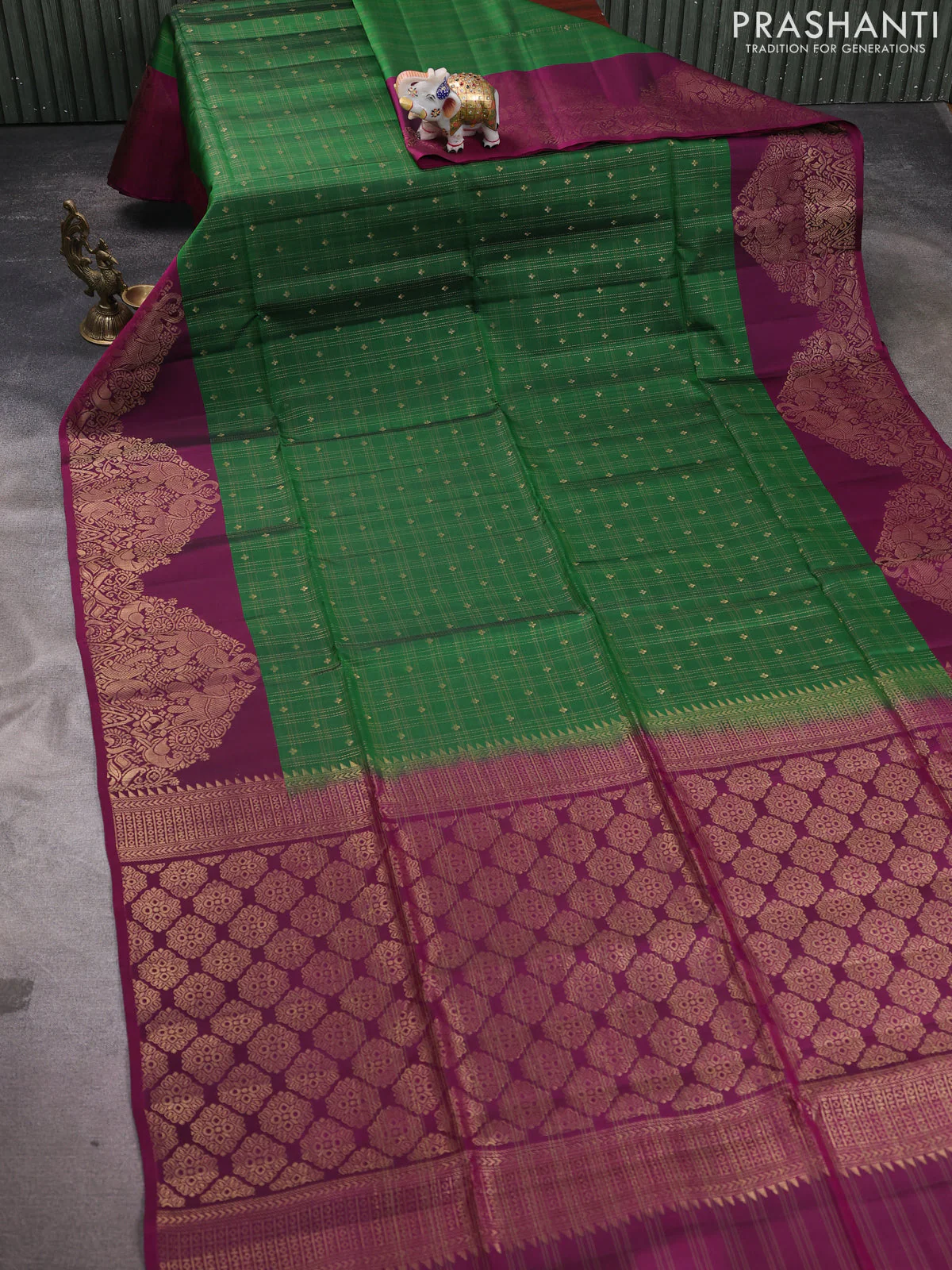 Kanchipuram soft silk saree green and magenta pink with allover zari checks & buttas and long zari woven border - Image 2
