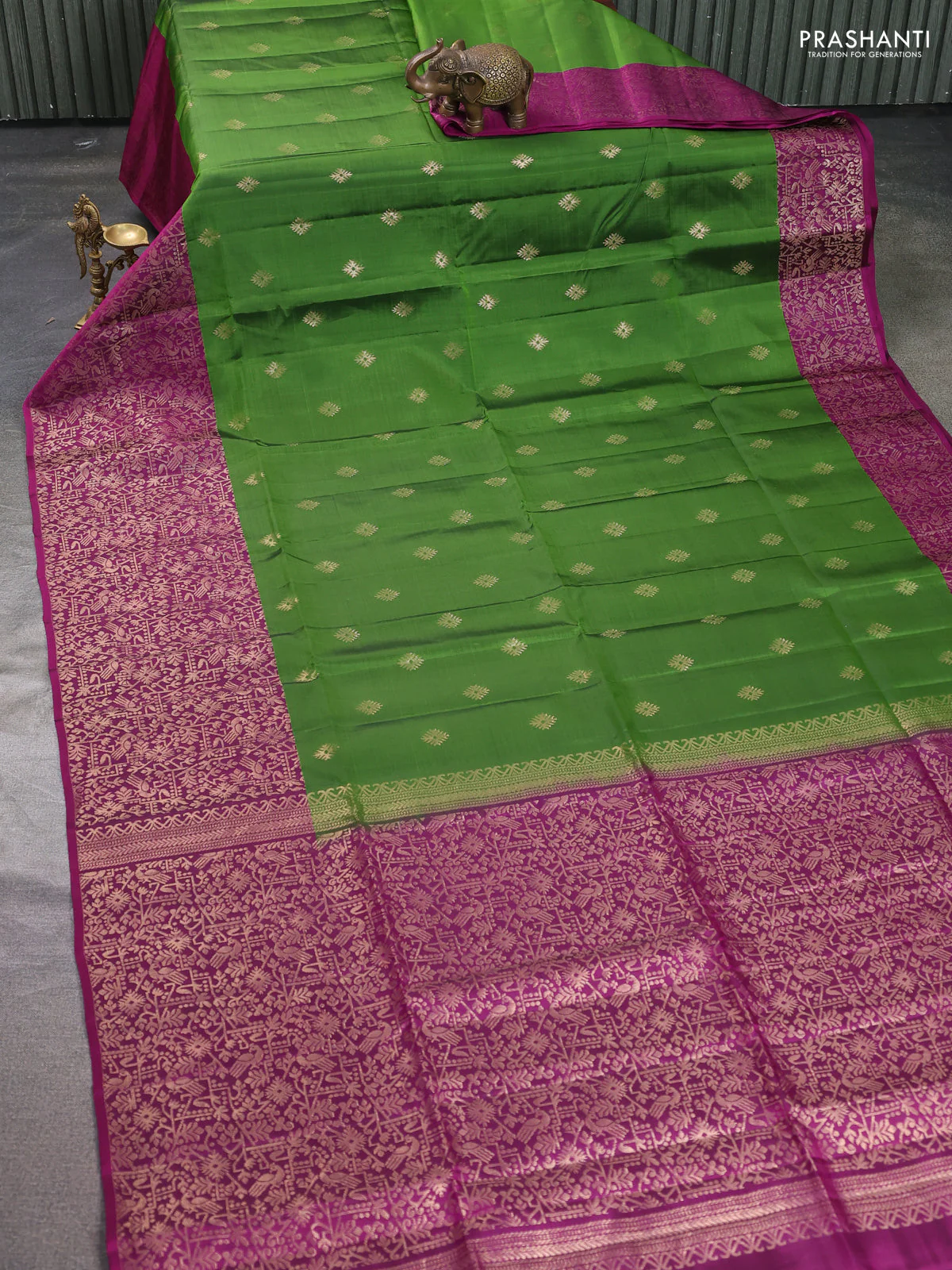 Kanchipuram soft silk saree green and magenta pink with allover zari woven buttas and long zari woven border - Image 2
