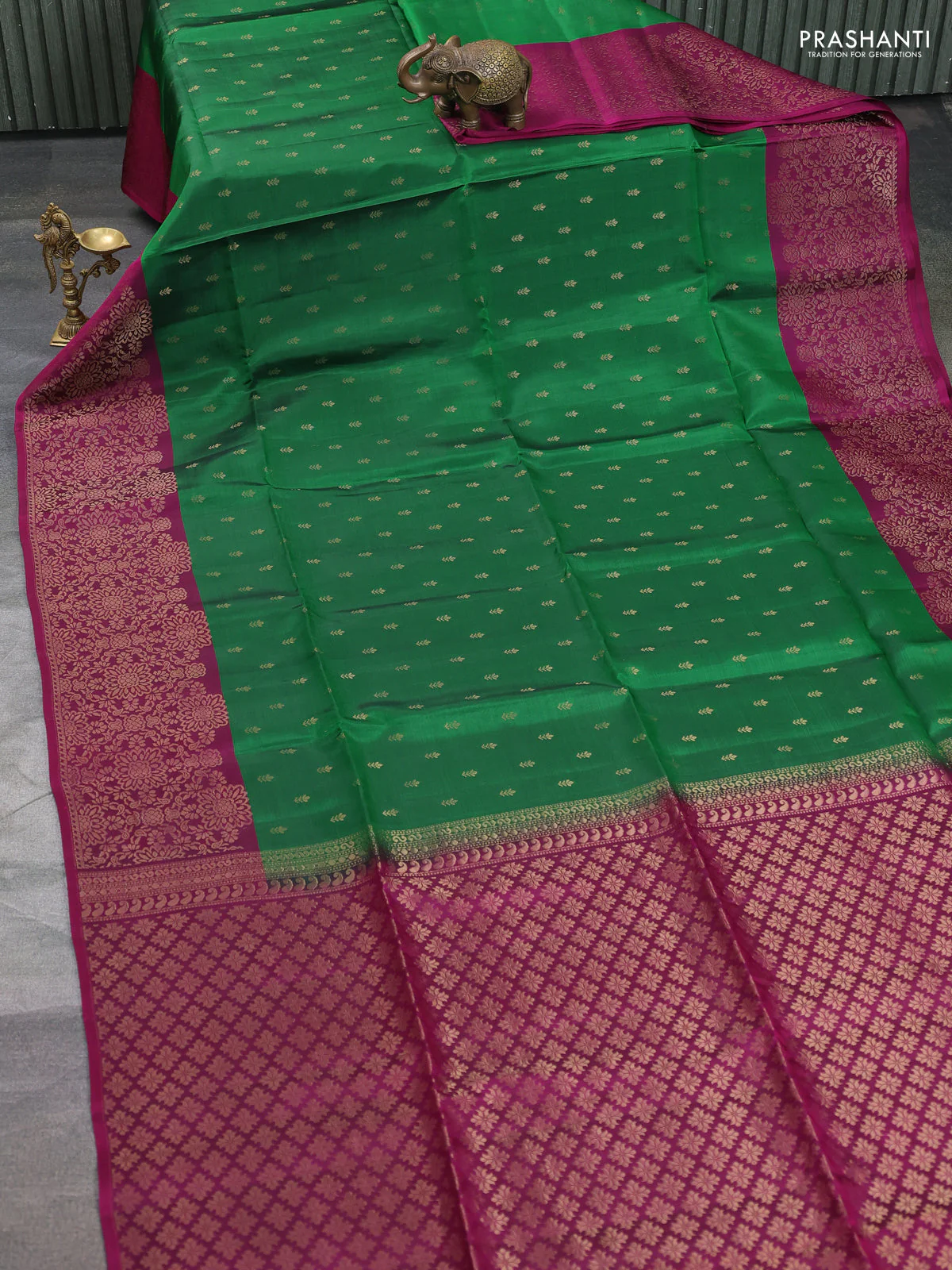 Kanchipuram soft silk saree green and magenta pink with allover zari woven buttas and zari woven border - Image 2