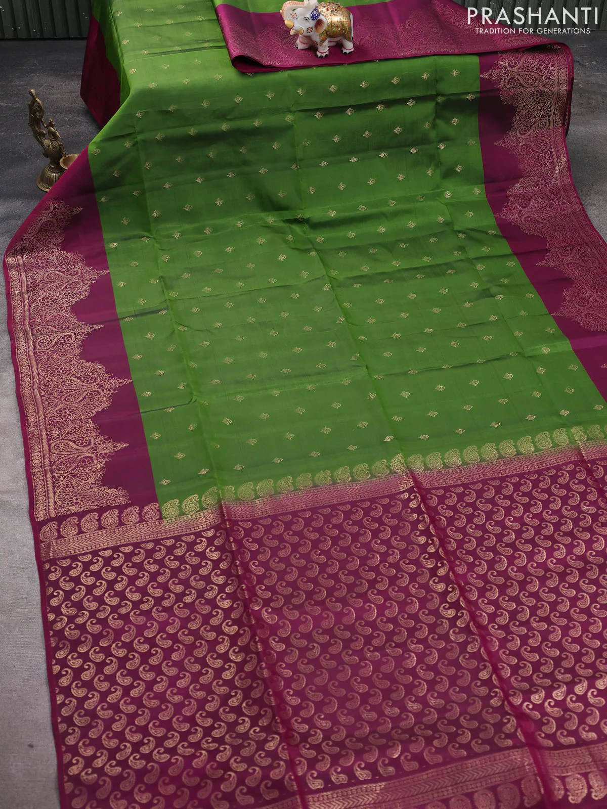Kanchipuram soft silk saree green and magenta pink with allover zari woven buttas and zari woven border - Image 2