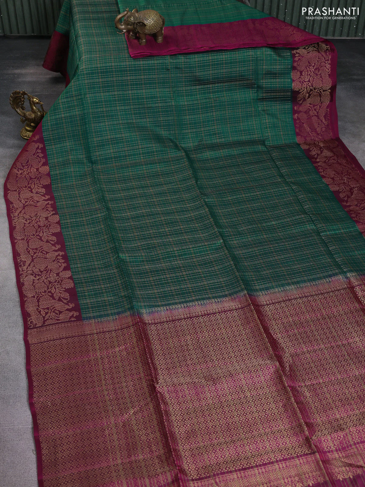 Kanchipuram soft silk saree green and wine shade with allover zari woven checked pattern and peacock design zari woven border - Image 2