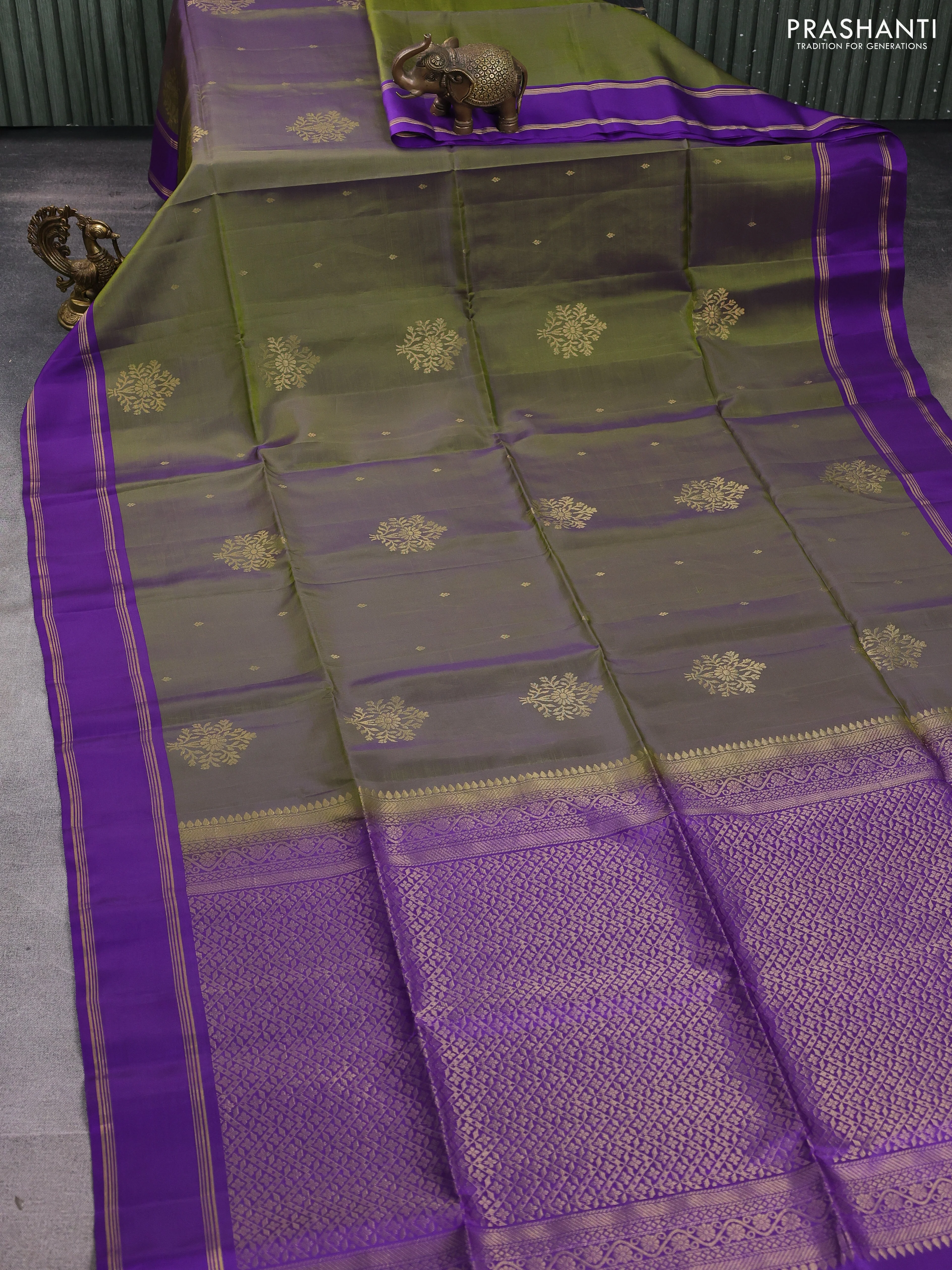 Kanchipuram soft silk saree green shade and violet with zari woven buttas and rettapet zari woven border - Image 2