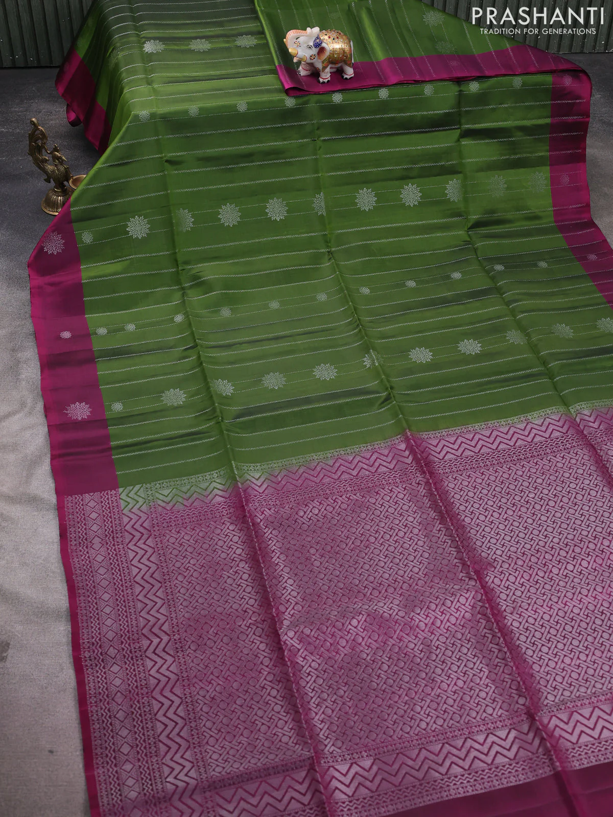 Kanchipuram soft silk saree mehendi green and magenta pink with allover silver zari stripes & buttas and zari woven butta border - Image 2