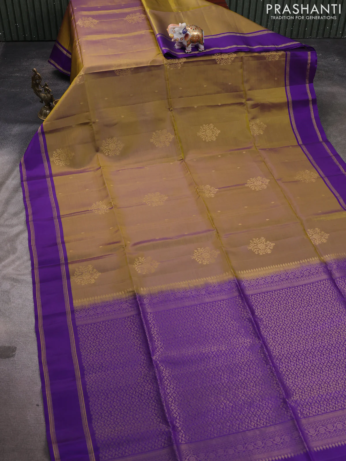 Kanchipuram soft silk saree mehendi green and violet with zari woven buttas and rettapet zari woven border - Image 2