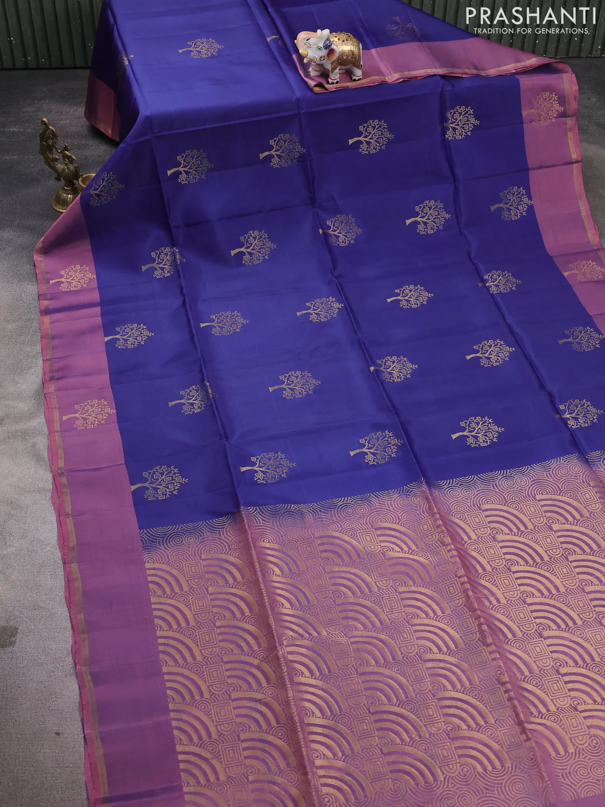 Kanchipuram soft silk saree navy blue and pastel pink with zari woven buttas and zari woven butta border - Image 2