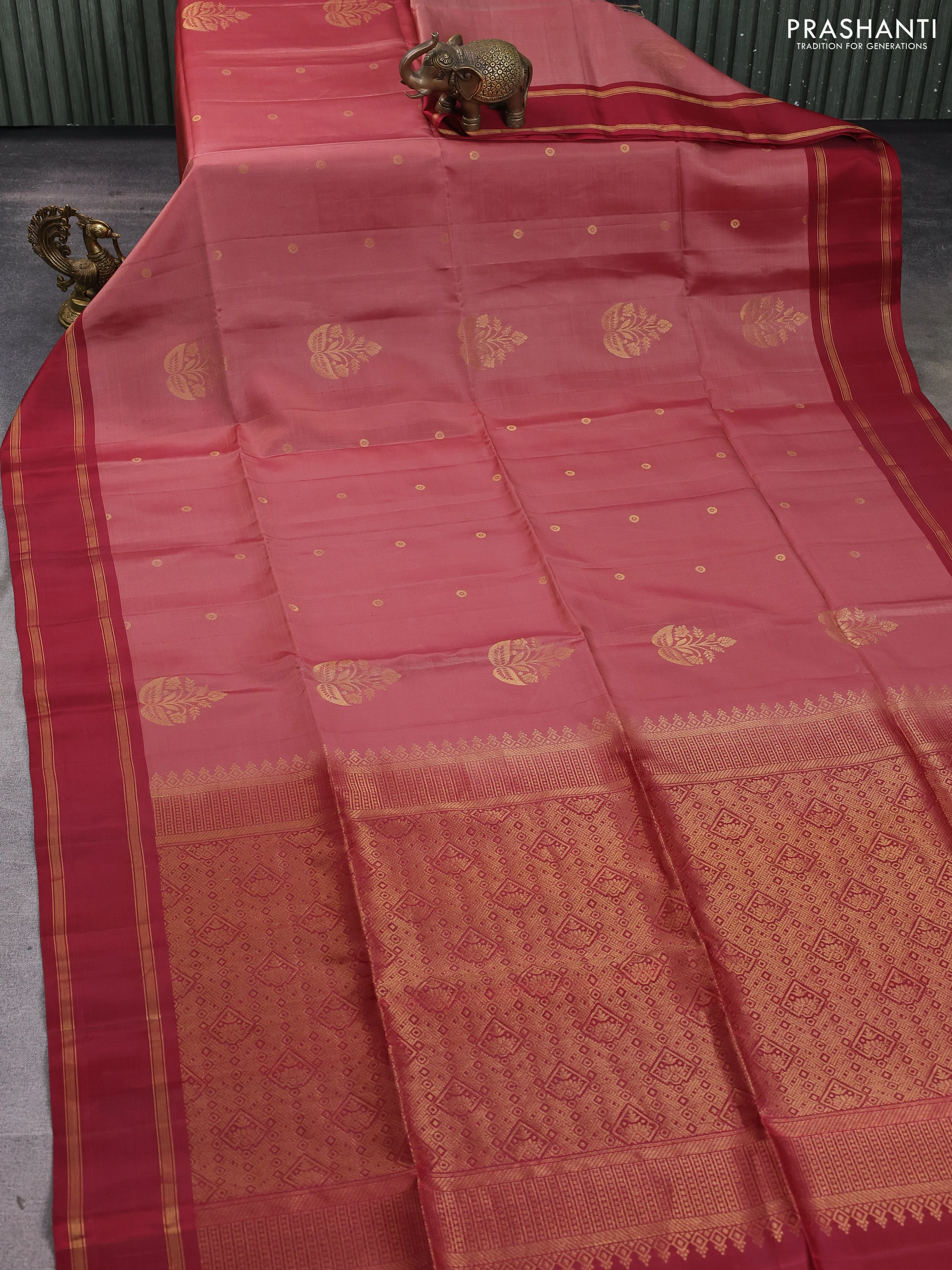 Kanchipuram soft silk saree pastel maroon and maroon with zari woven buttas and rettapet zari woven border - Image 2