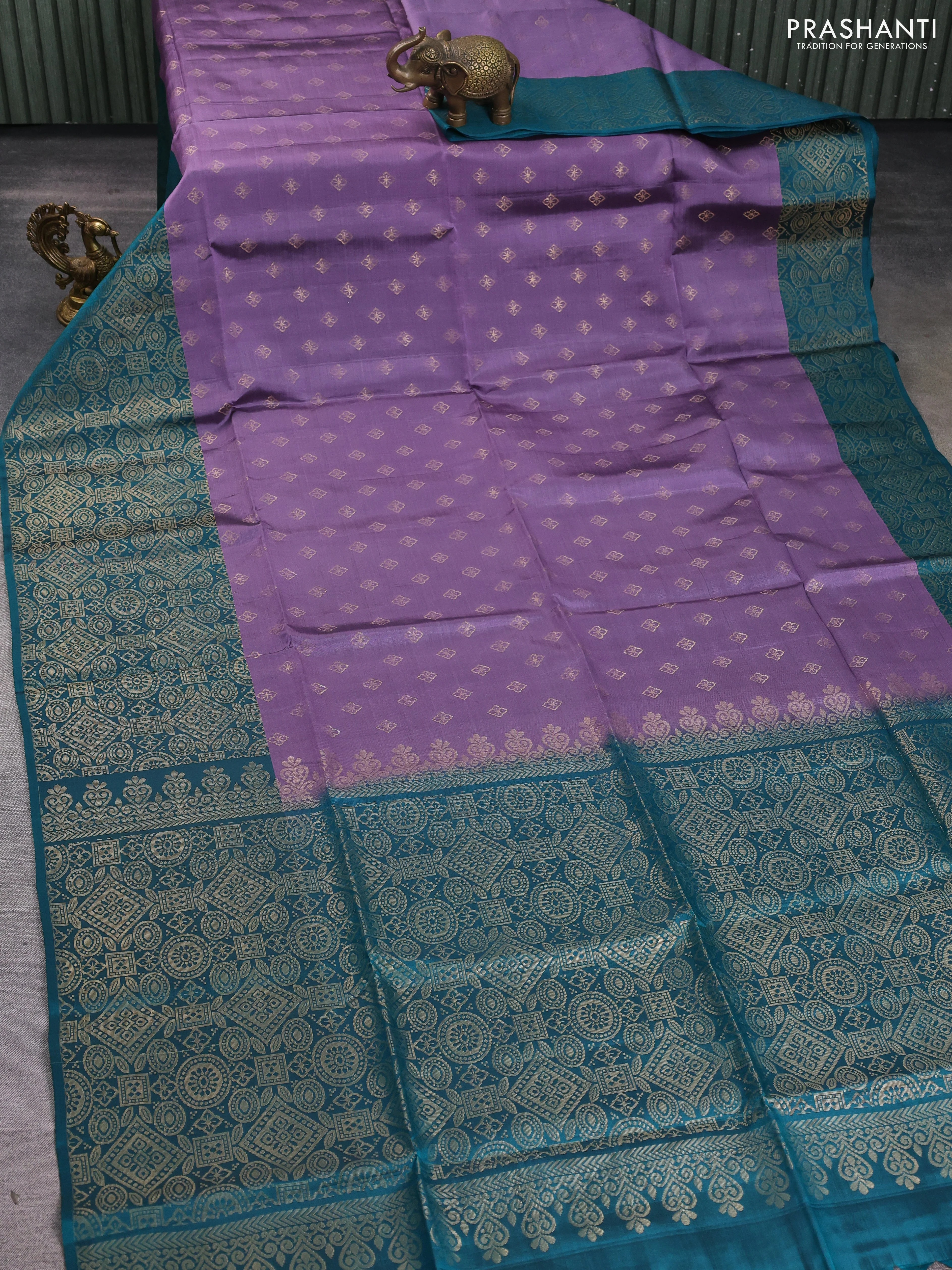 Kanchipuram soft silk saree pastel purple and peacock green with allover zari woven buttas and long zari woven border - Image 2