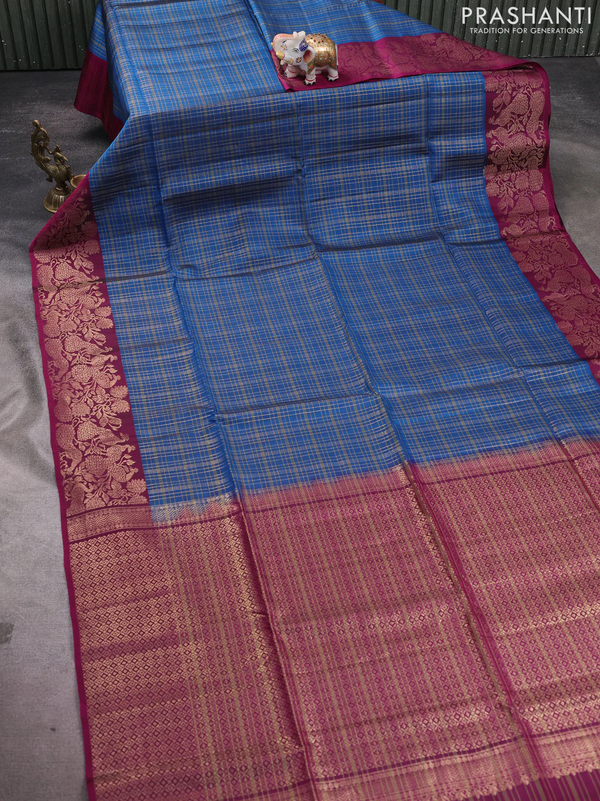 Kanchipuram soft silk saree peacock blue and magenta pink with allover zari checked pattern and zari woven border - Image 2