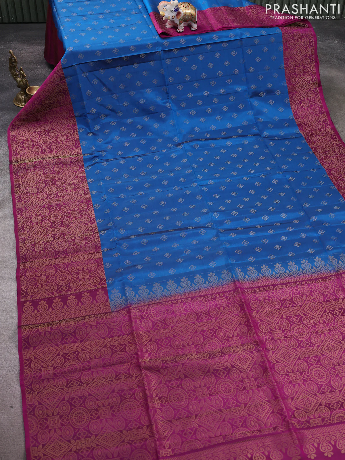 Kanchipuram soft silk saree peacock blue and magenta pink with allover zari woven buttas and long zari woven border - Image 2