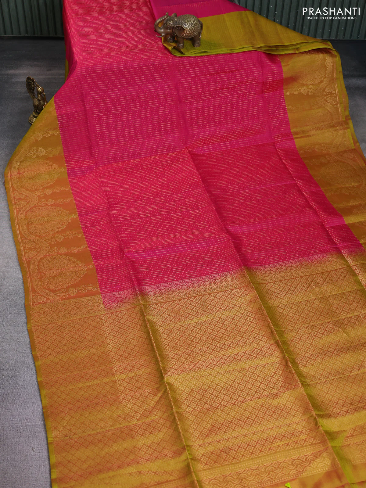 Kanchipuram soft silk saree pink and dual shade of pinkish green with allover zari weaves and long zari woven border - Image 2