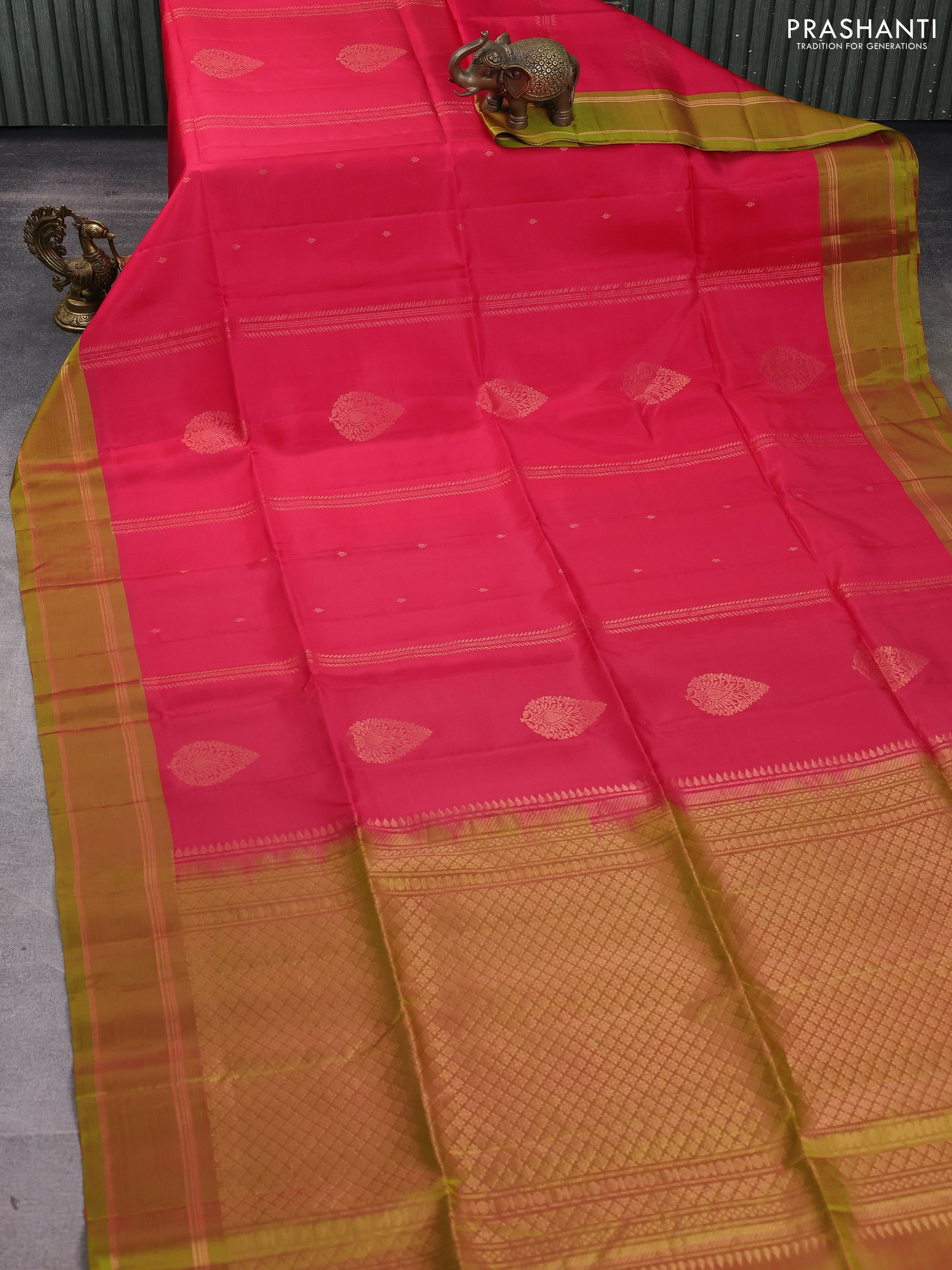 Kanchipuram soft silk saree red and dual shade of green with zari weaves & buttas and rettapet zari woven border - Image 2