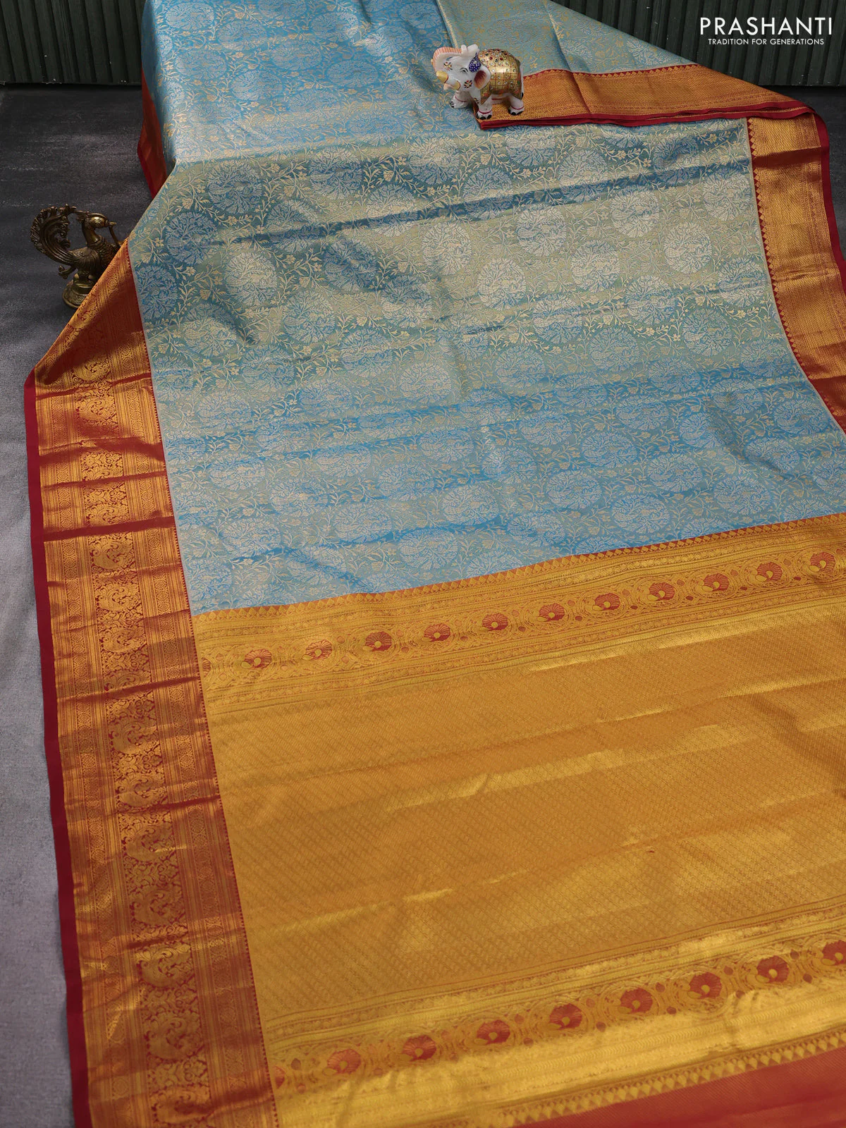 Kanchipuram tissue silk saree cs blue and maroon with allover zari woven brocade weaves and zari woven border - Image 2