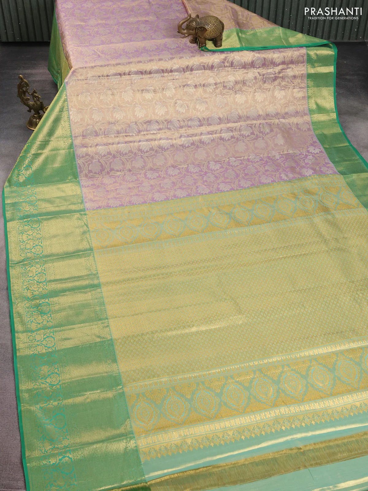 Kanchipuram tissue silk saree lavender and green with allover zari woven brocade weaves and zari woven border - Image 2